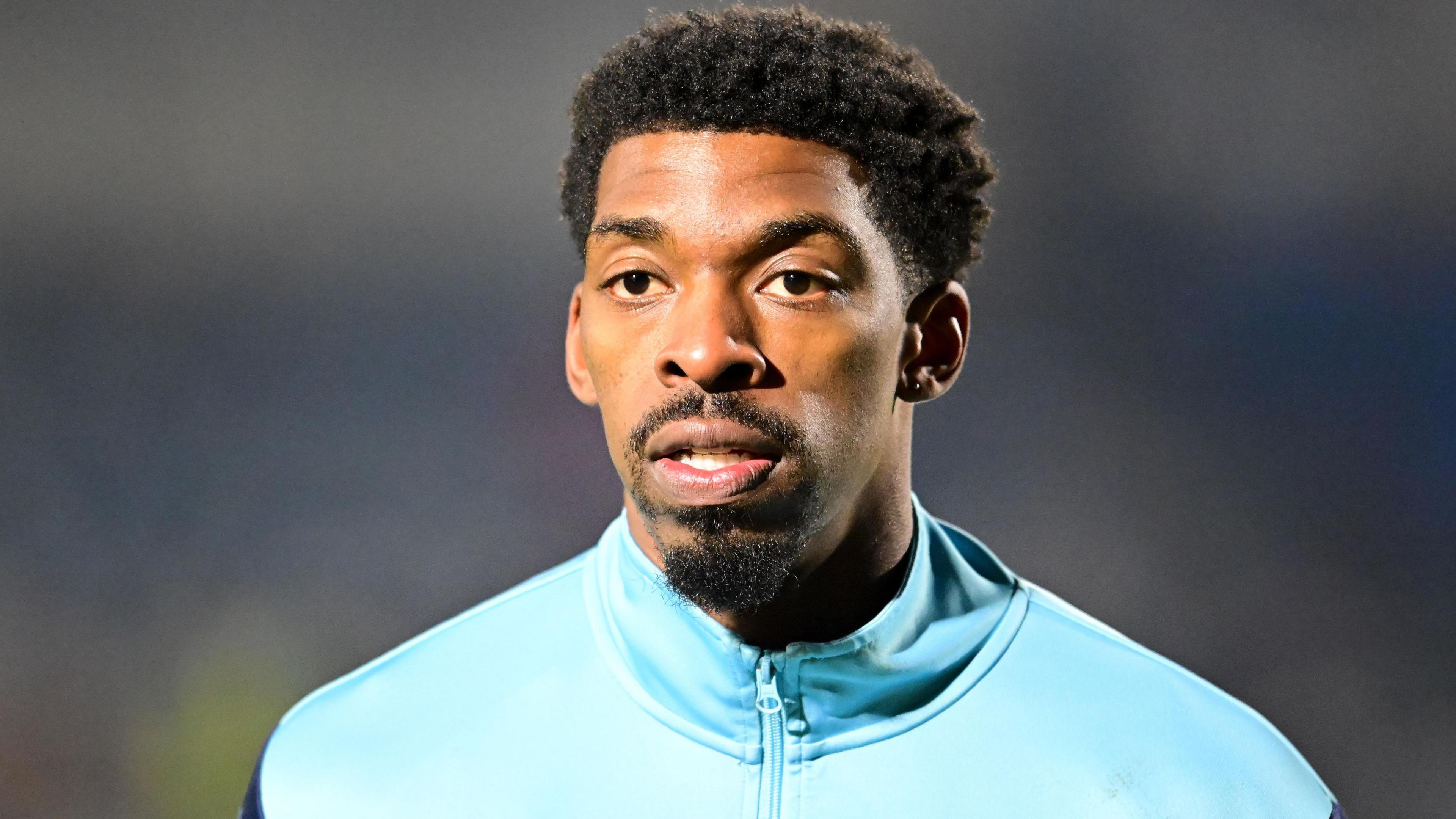Tyreeq Bakinson, wearing a Wycombe Wanderers training kit
