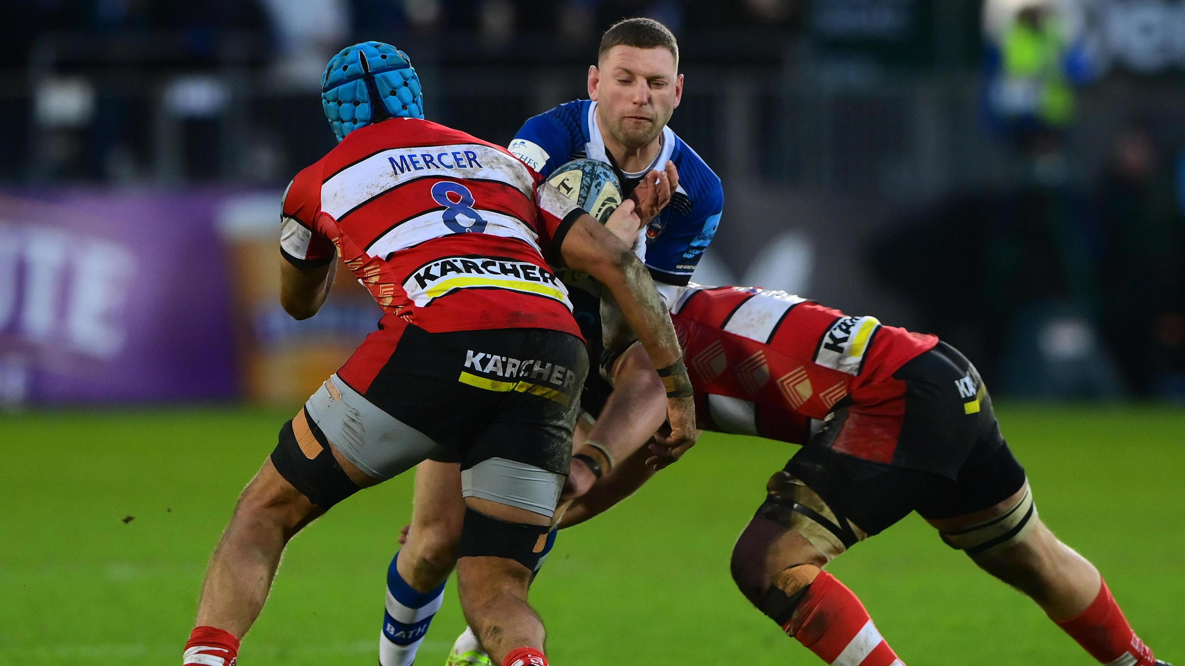  Finn Russell runs into Zach Mercer