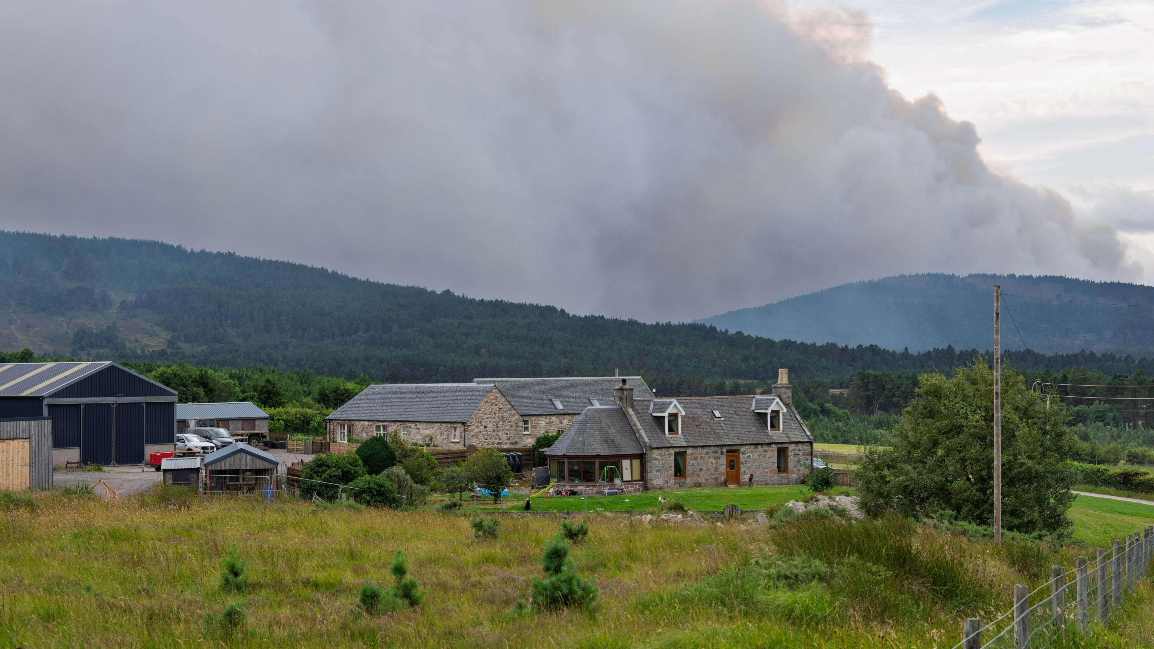 Police declare 'major incident' as wind change increases Cairngorms wildfire risk