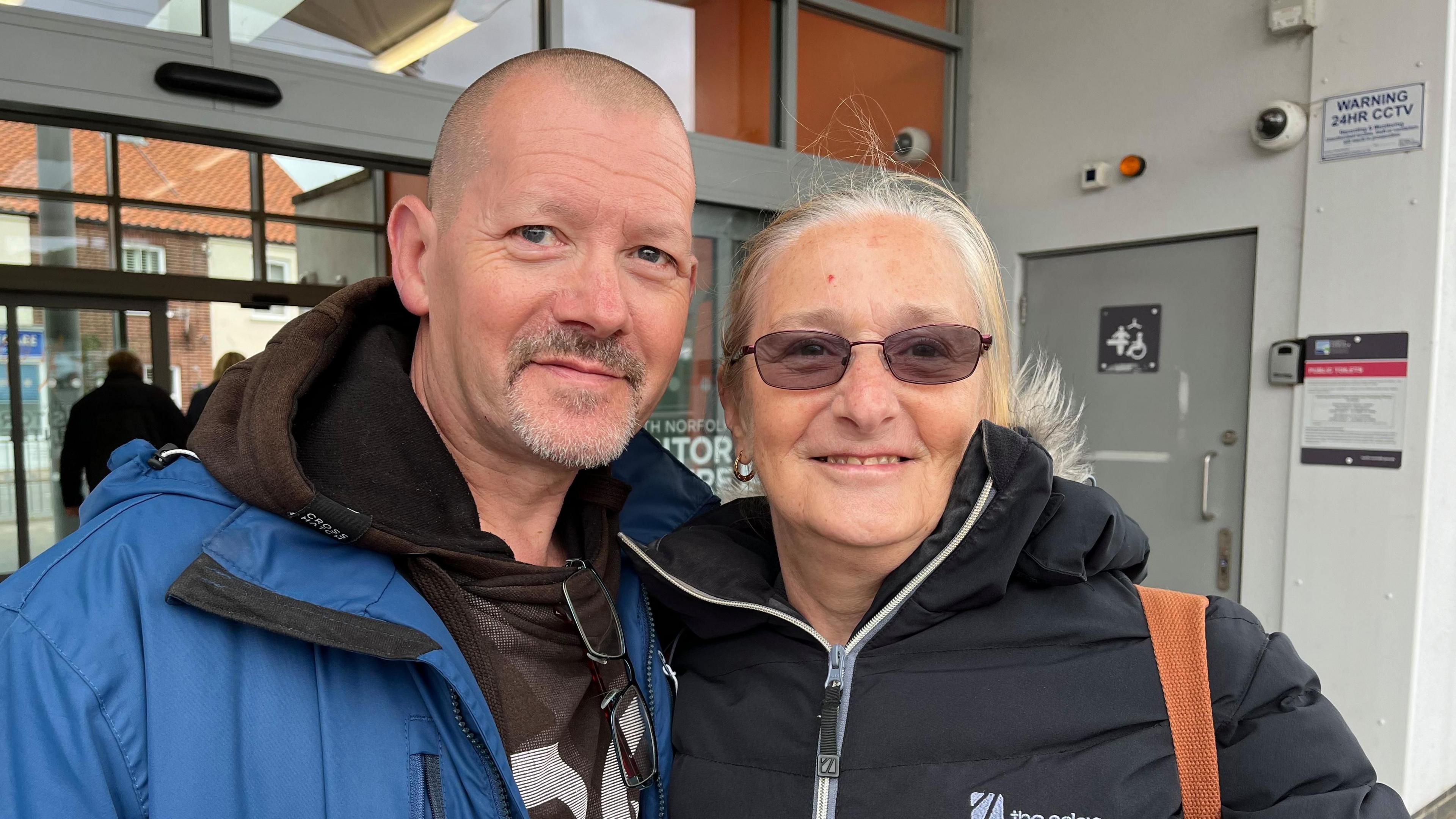  A posed photograph of Ian and Susan Austin