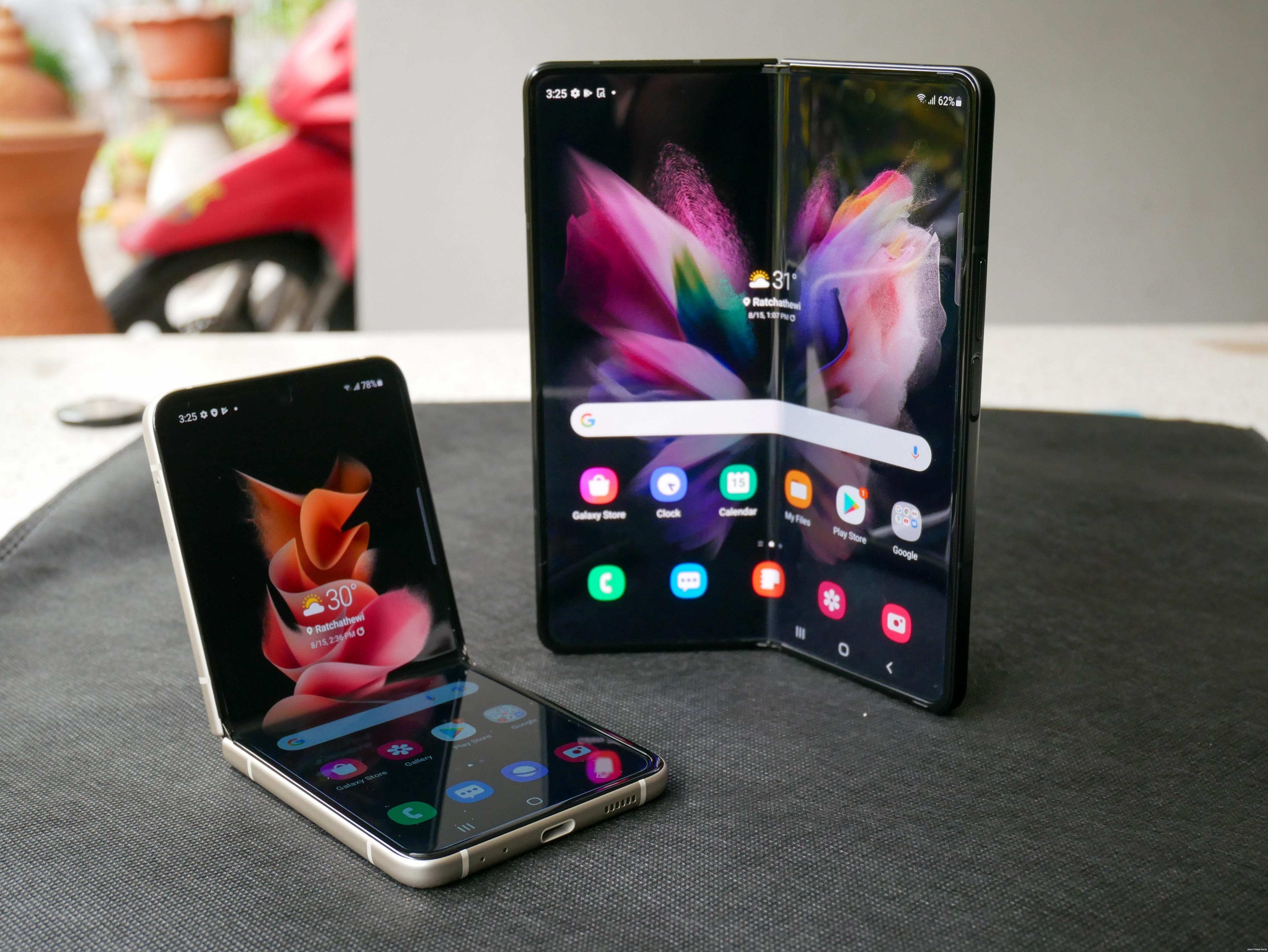 Samsung Galaxy Z Fold 3