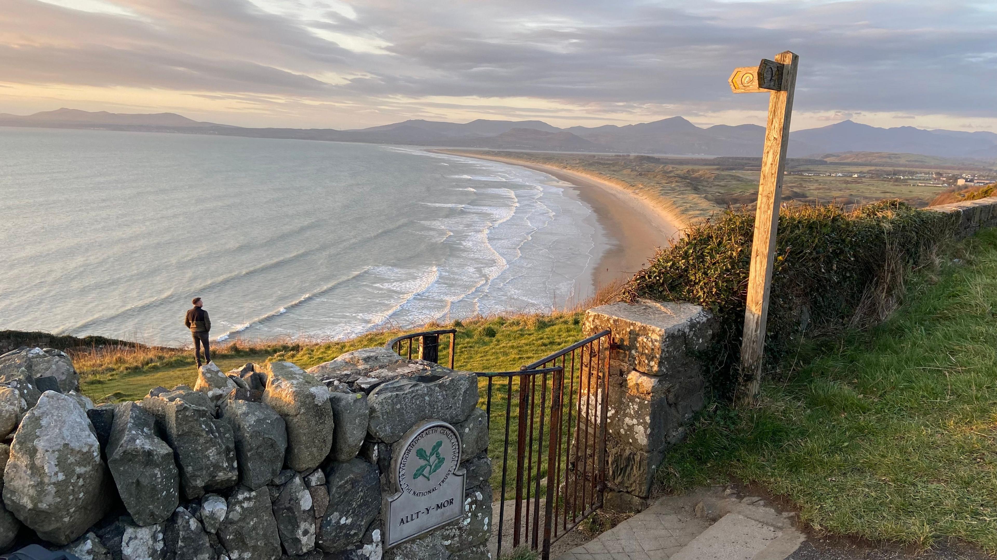 Allt y Môr, near Llanfair – locals call this magnificent view over Harlech and Cardigan Bay 'OMG Corner.' A view that is enough to make your heart beat a little faster.
