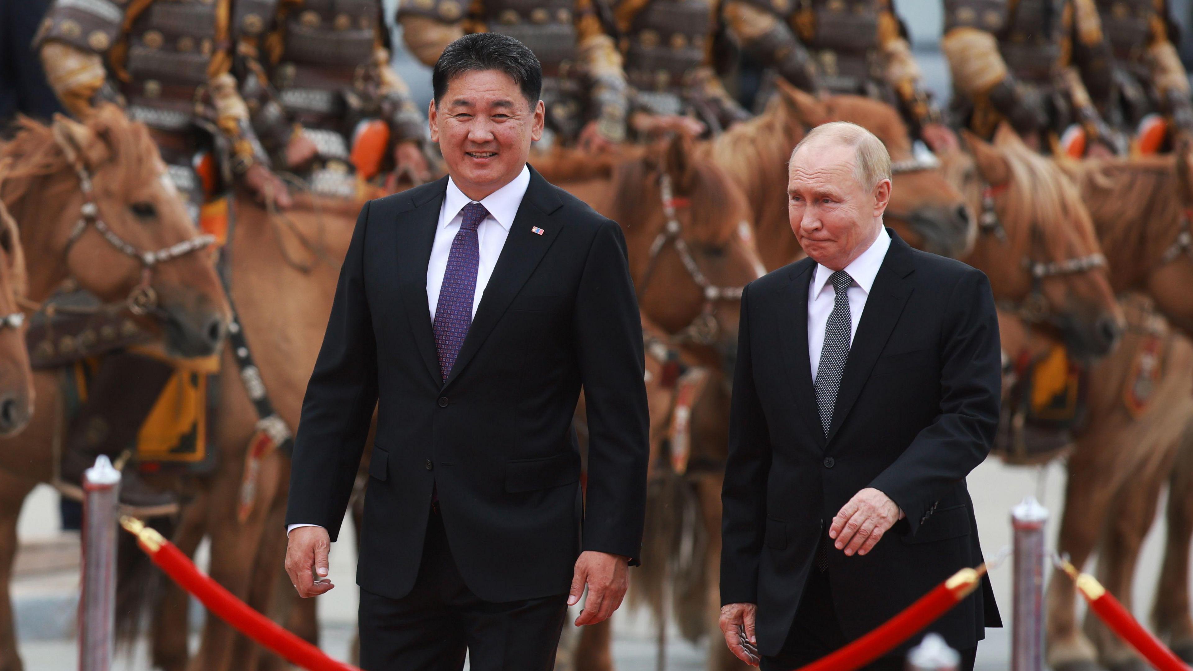 Mongolian President Ukhnaagiin Khurelsukh and Vladimir Putin in Ulaanbaatar