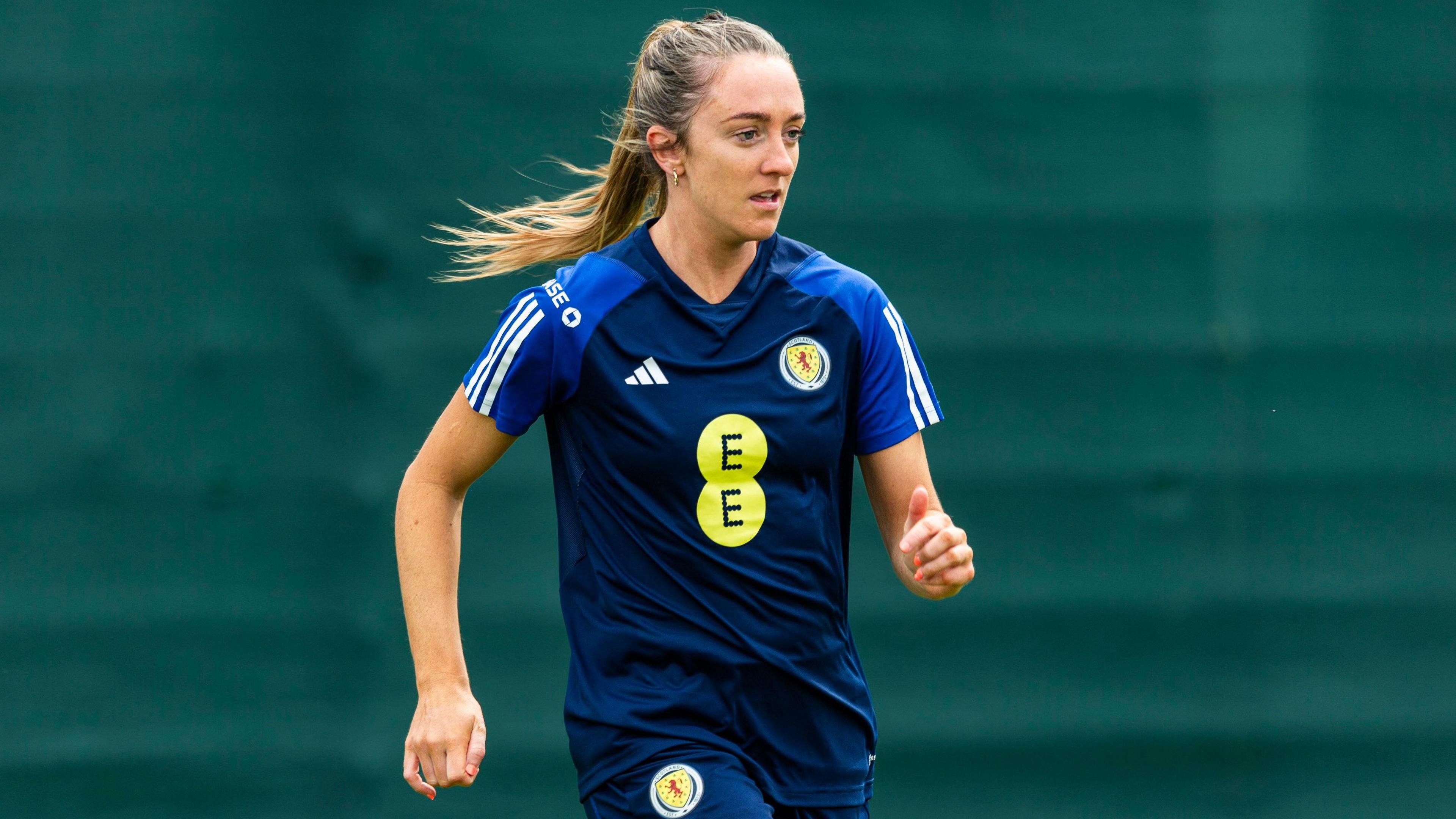Scotland desperate for international success, says Lisa Evans - BBC Sport