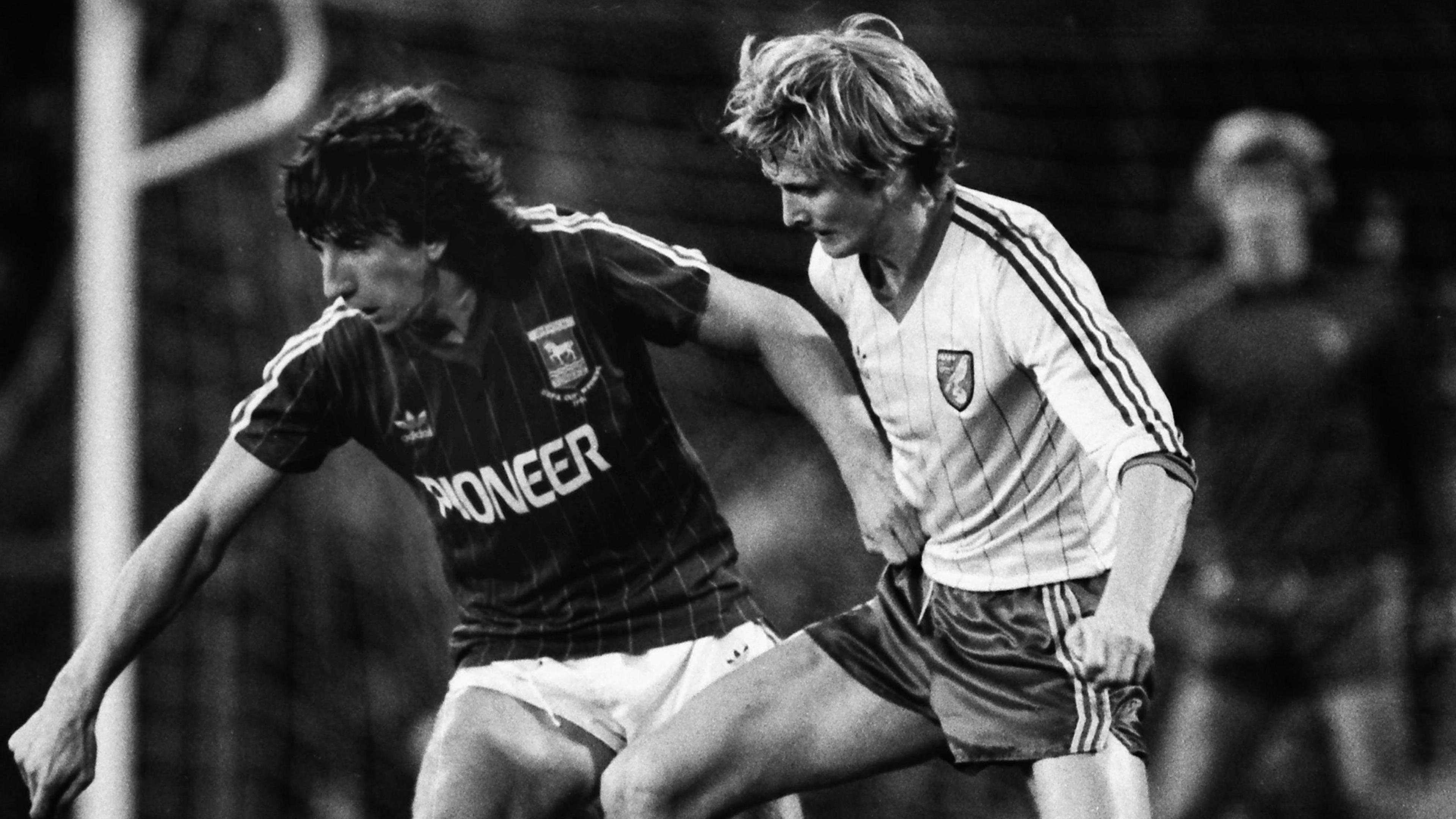 Ipswich Town's Paul Mariner and Aage Hareide of Norwich City during a game in 1982