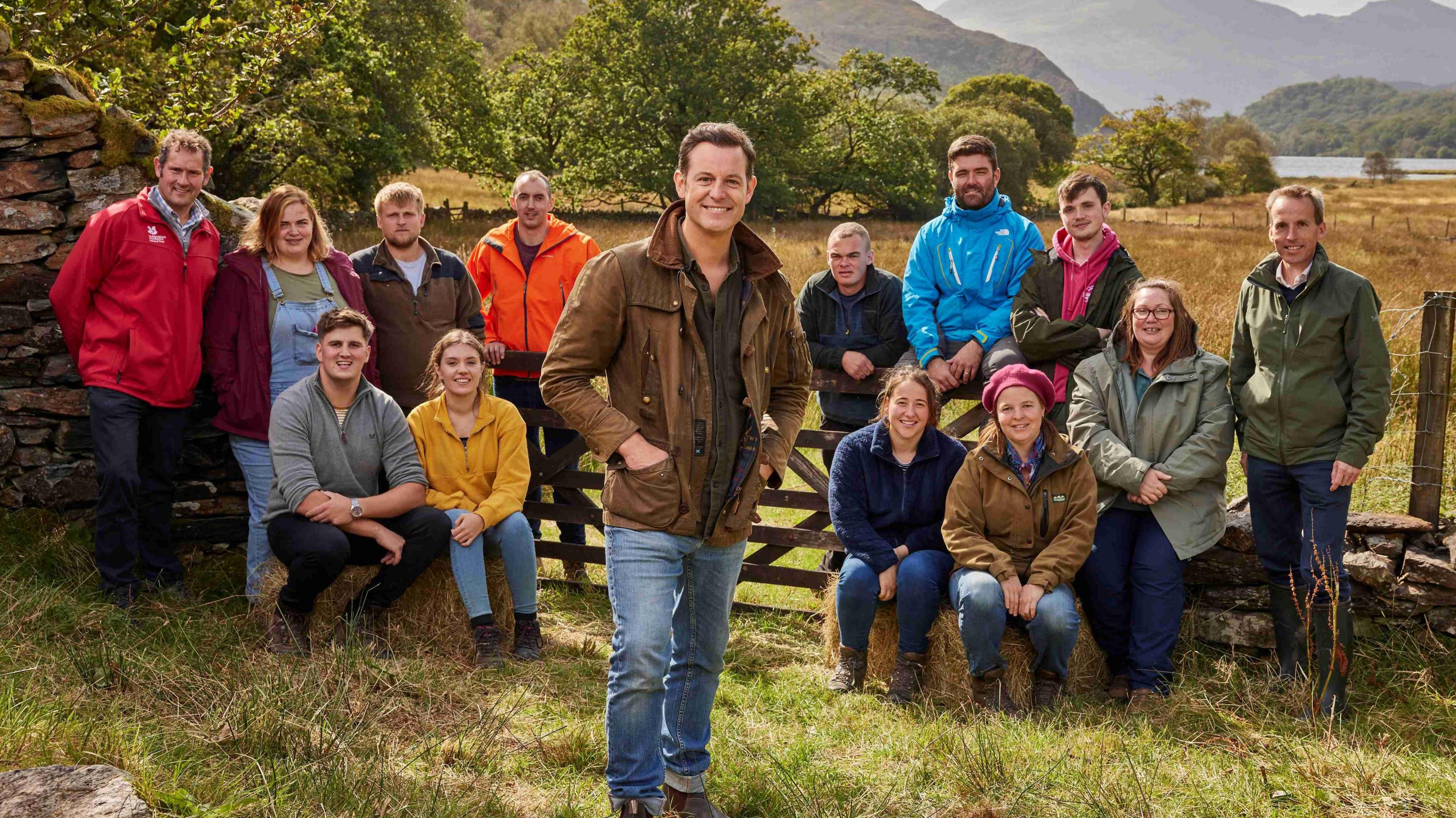 Matt Baker (blaen), Trystan Edwards (chwith) a Giles Hunt (dde) gyda'r ymgeiswyr