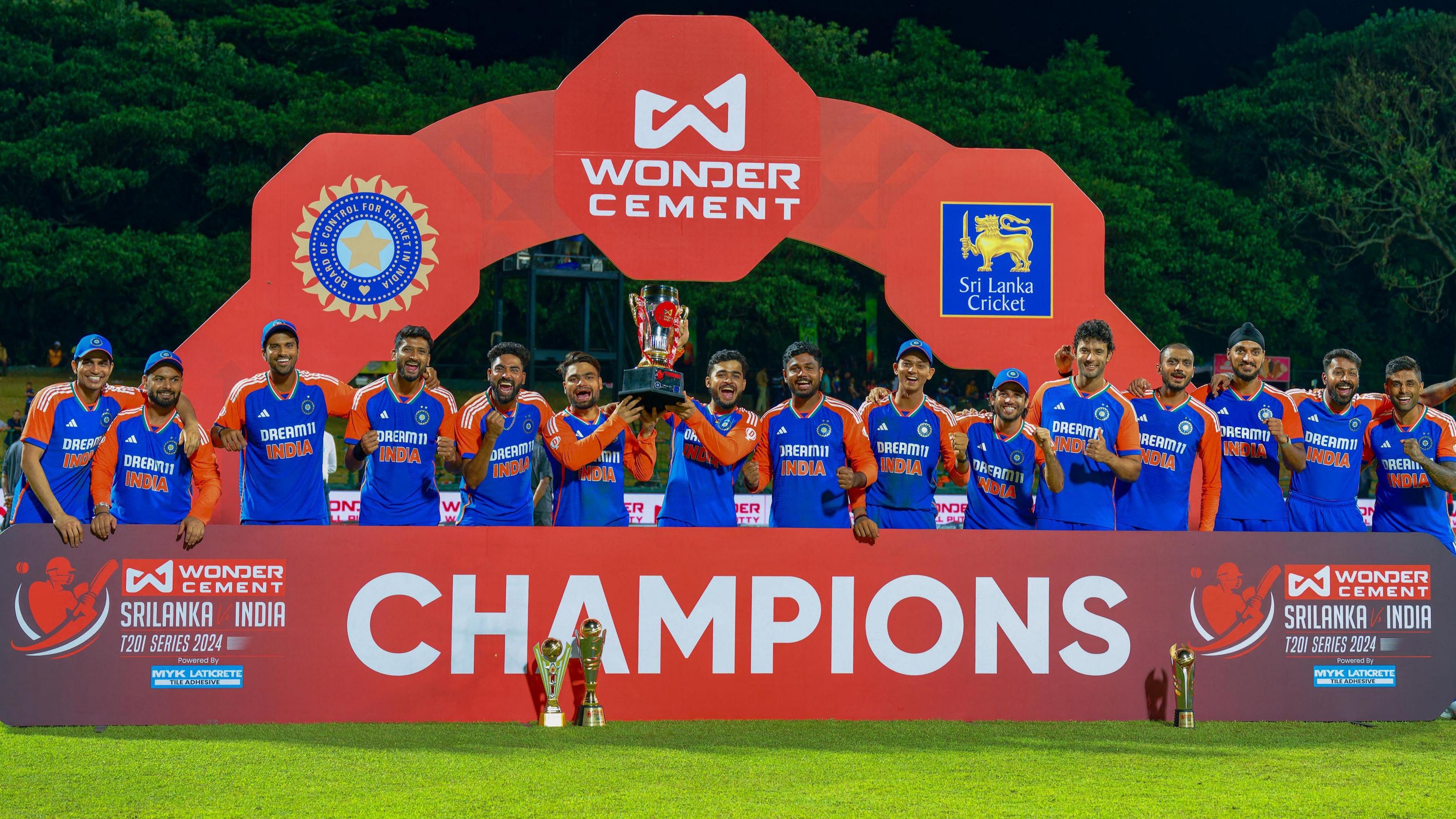 India with the T20 series trophy