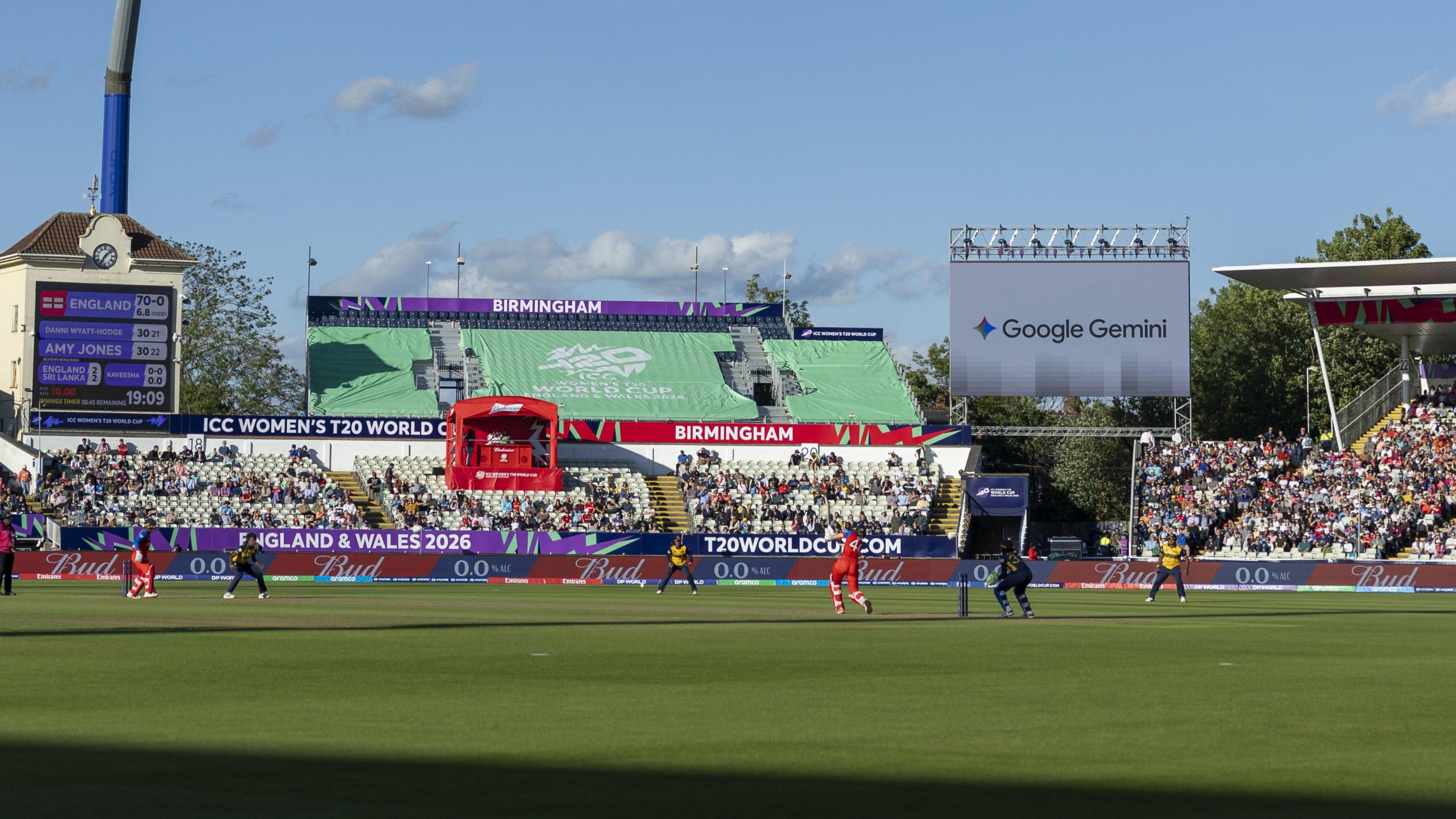 Amy Jones bats for England against Sri Lanka