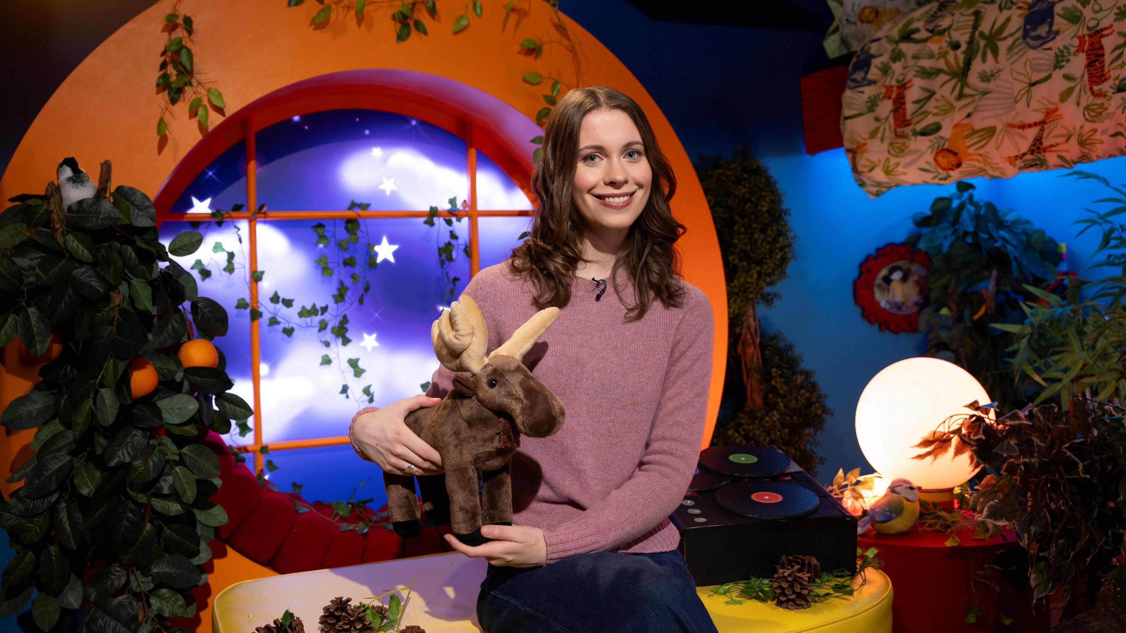 Sorcha Groundsell a' nochdadh air Stòiridh