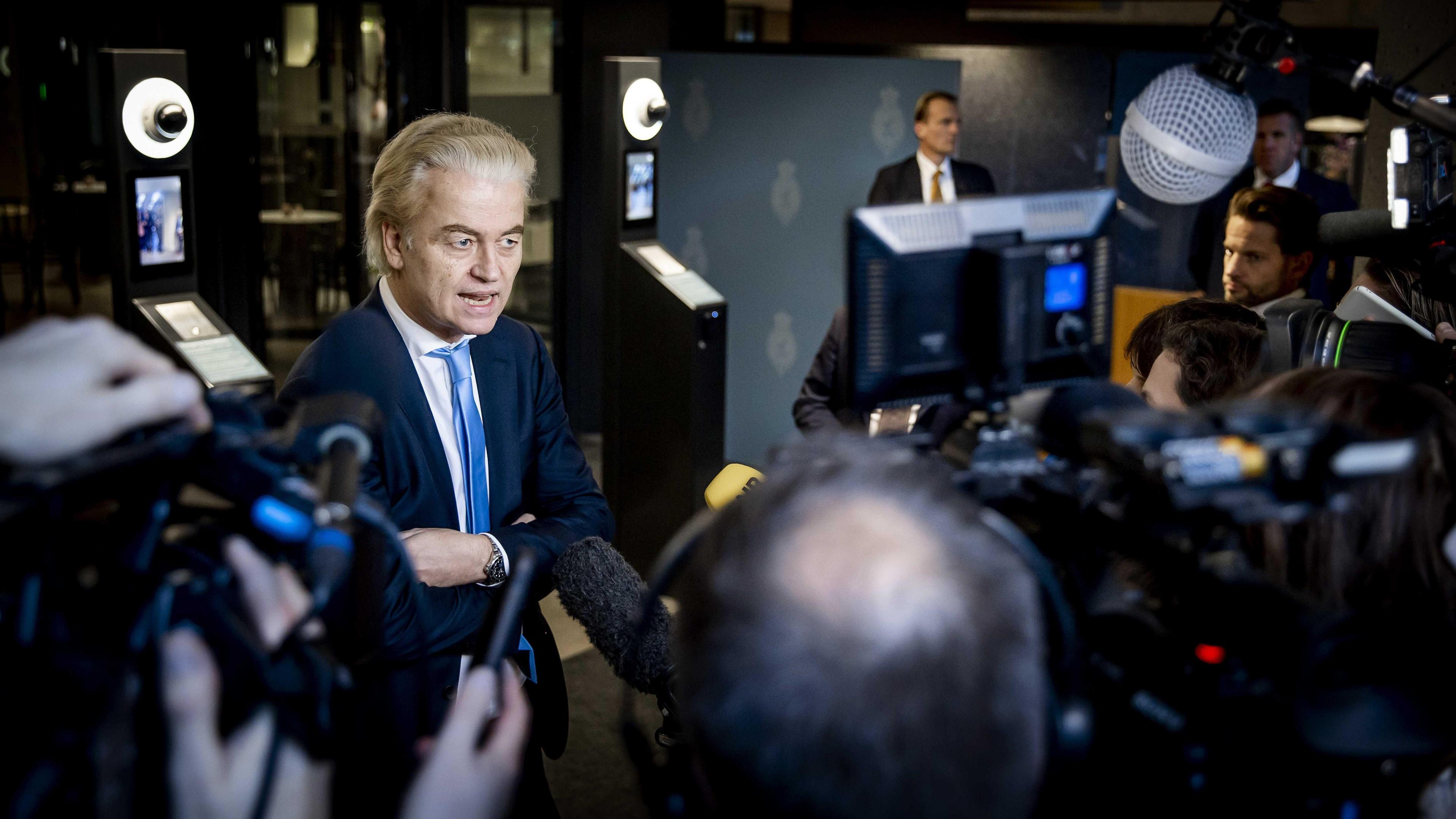 Geert Wilders speaks to press