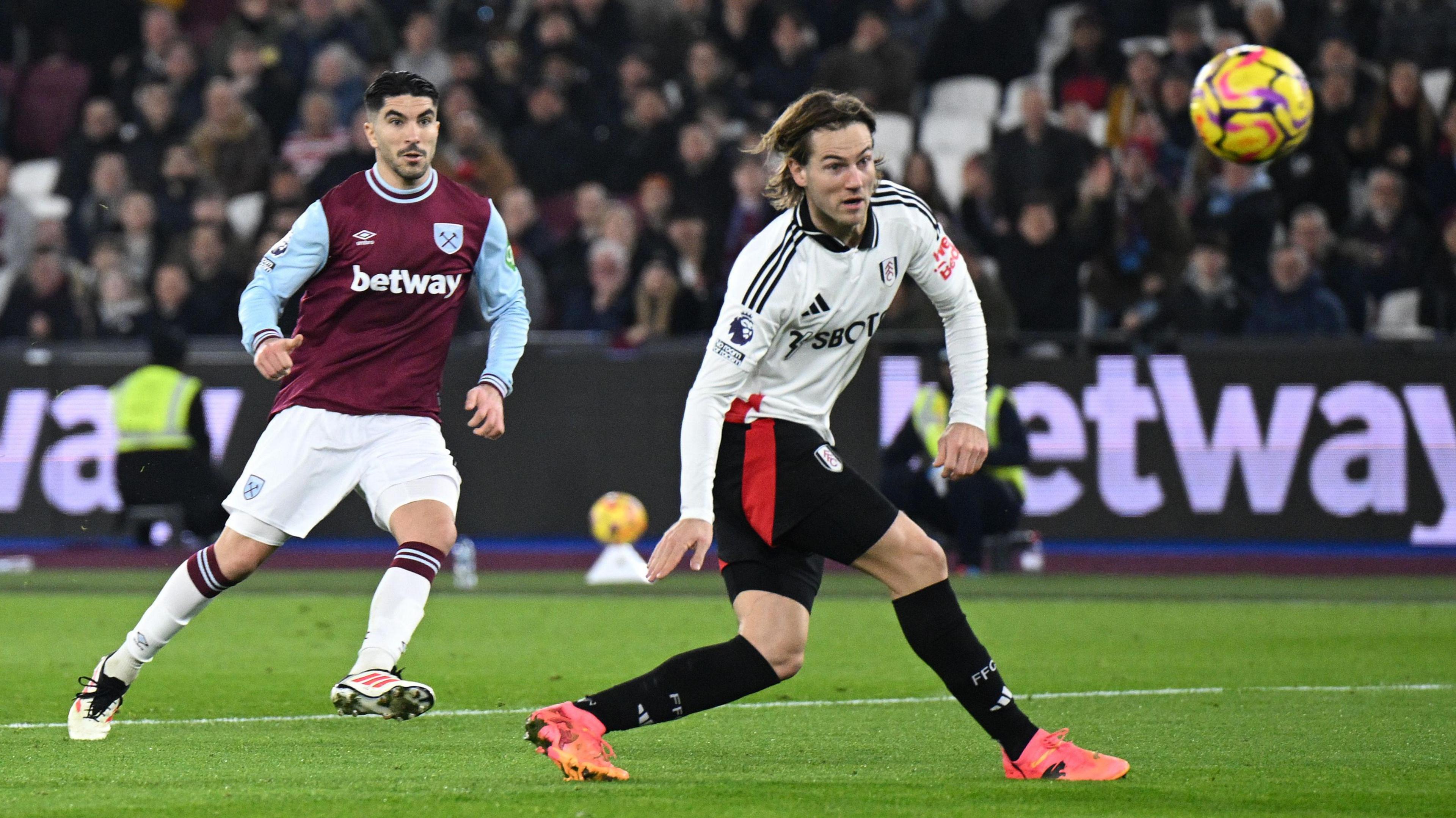 Carlos Soler scores for West Ham against Fulham