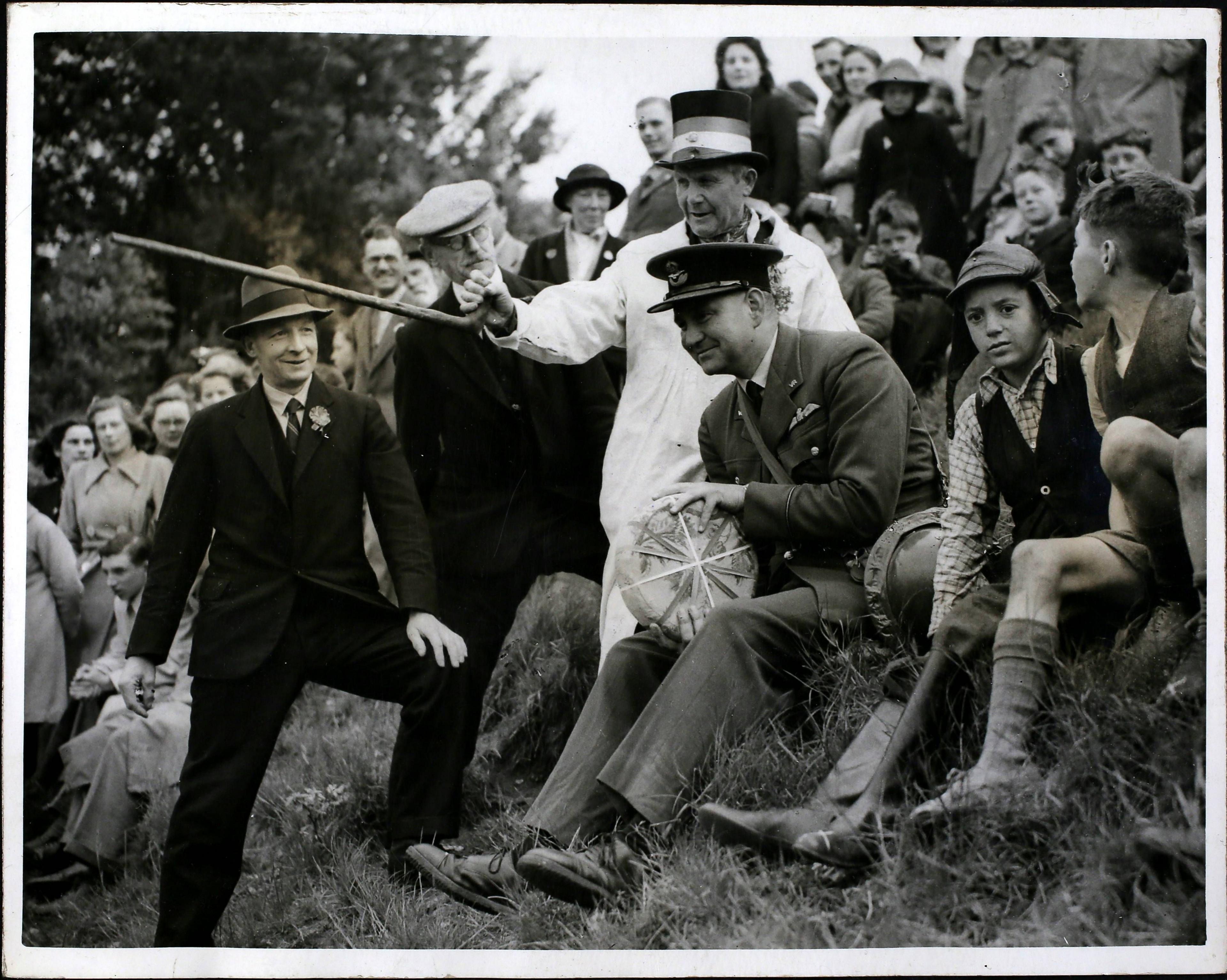 Cooper's Hill cheese rolling: origins, myths and history - BBC News