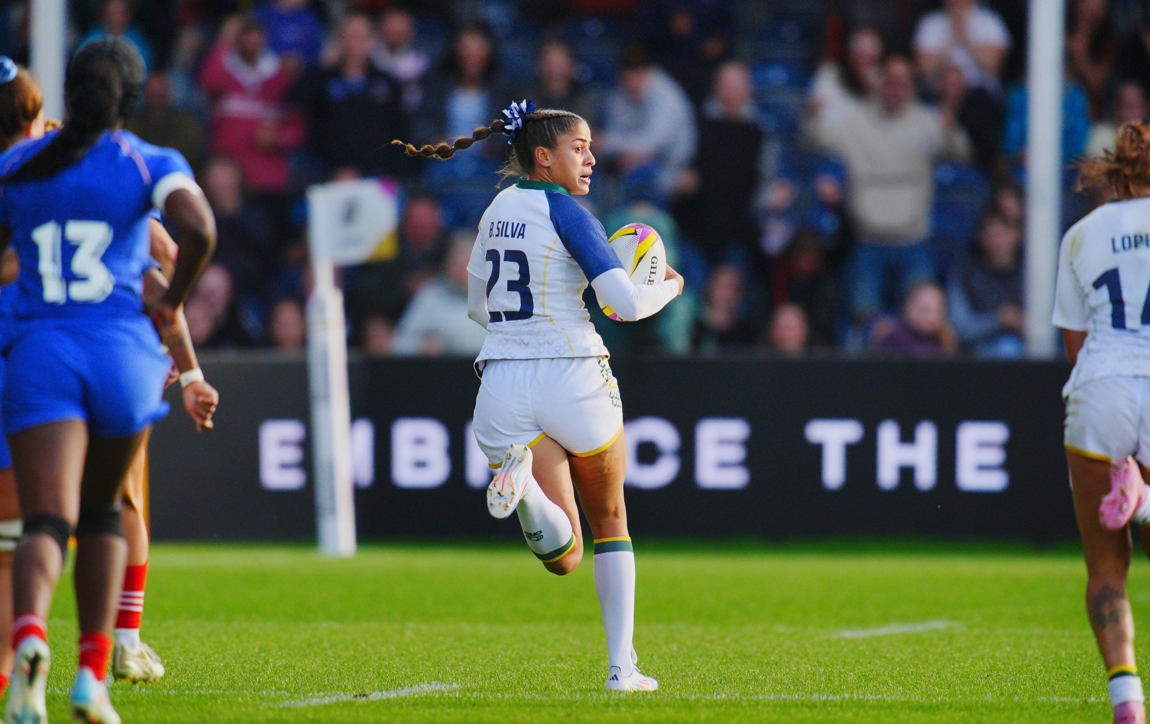 Bianca Silva raced distant from nan French defence to declare Brazil's first-ever effort astatine nan Women's Rugby World Cup.