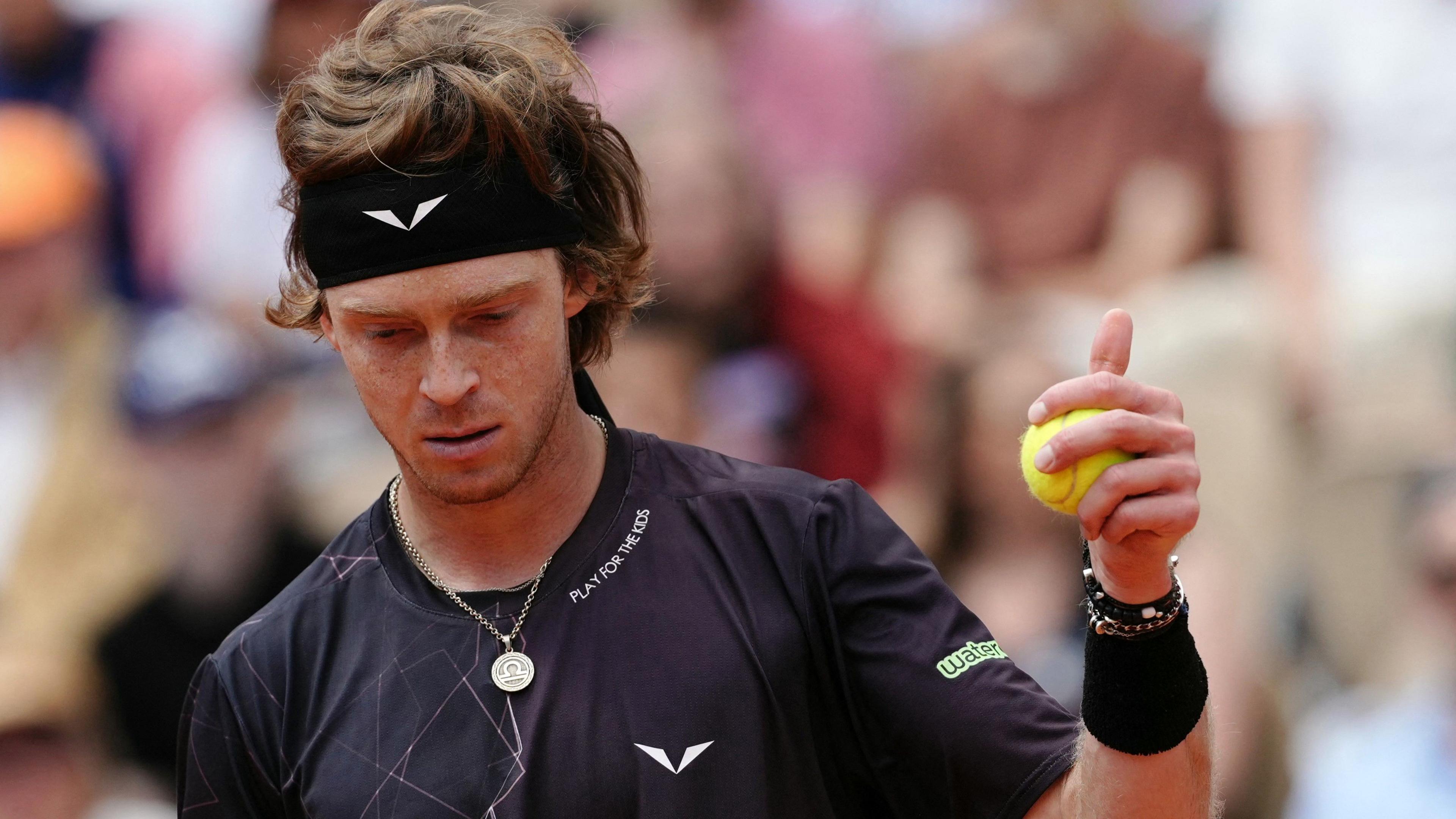 Andrey Rublev gives the thumbs up