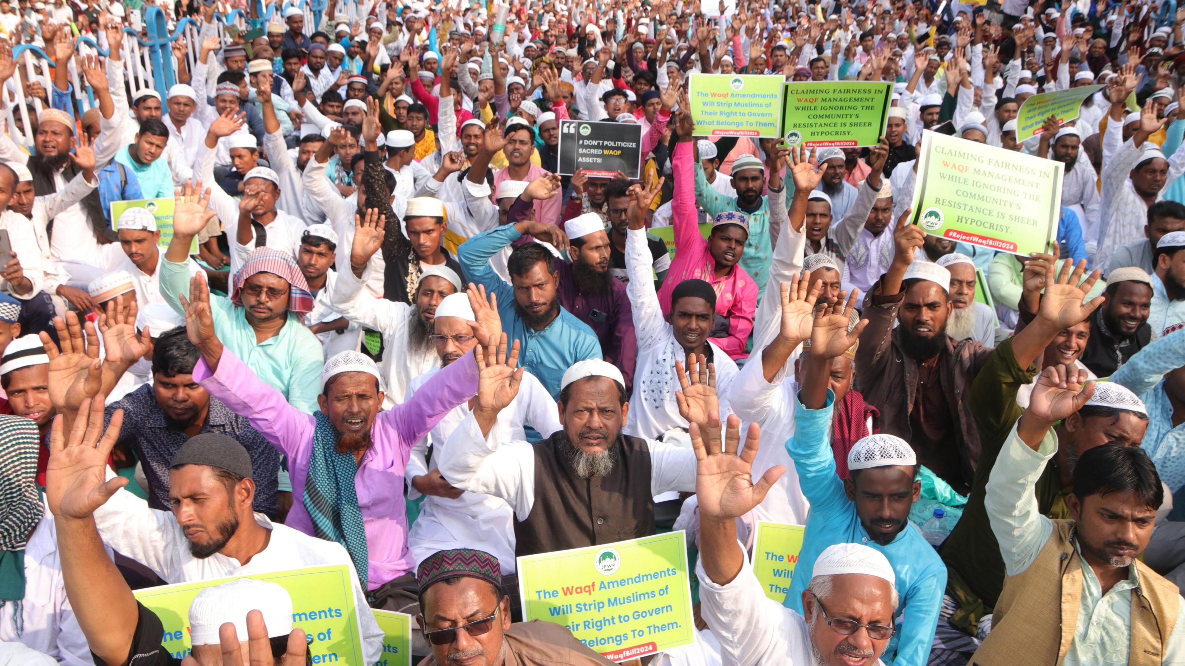 KOLKATA, INDIA - NOVEMBER 19, 2024: Muslim taking part during a rally to protest against Waqf (an Islamic endowment of property to be held in trust and used for a charitable or religious purpose) (Photo credit should read Dipa Chakraborty/ Pixelnews/Future Publishing via Getty Images)
