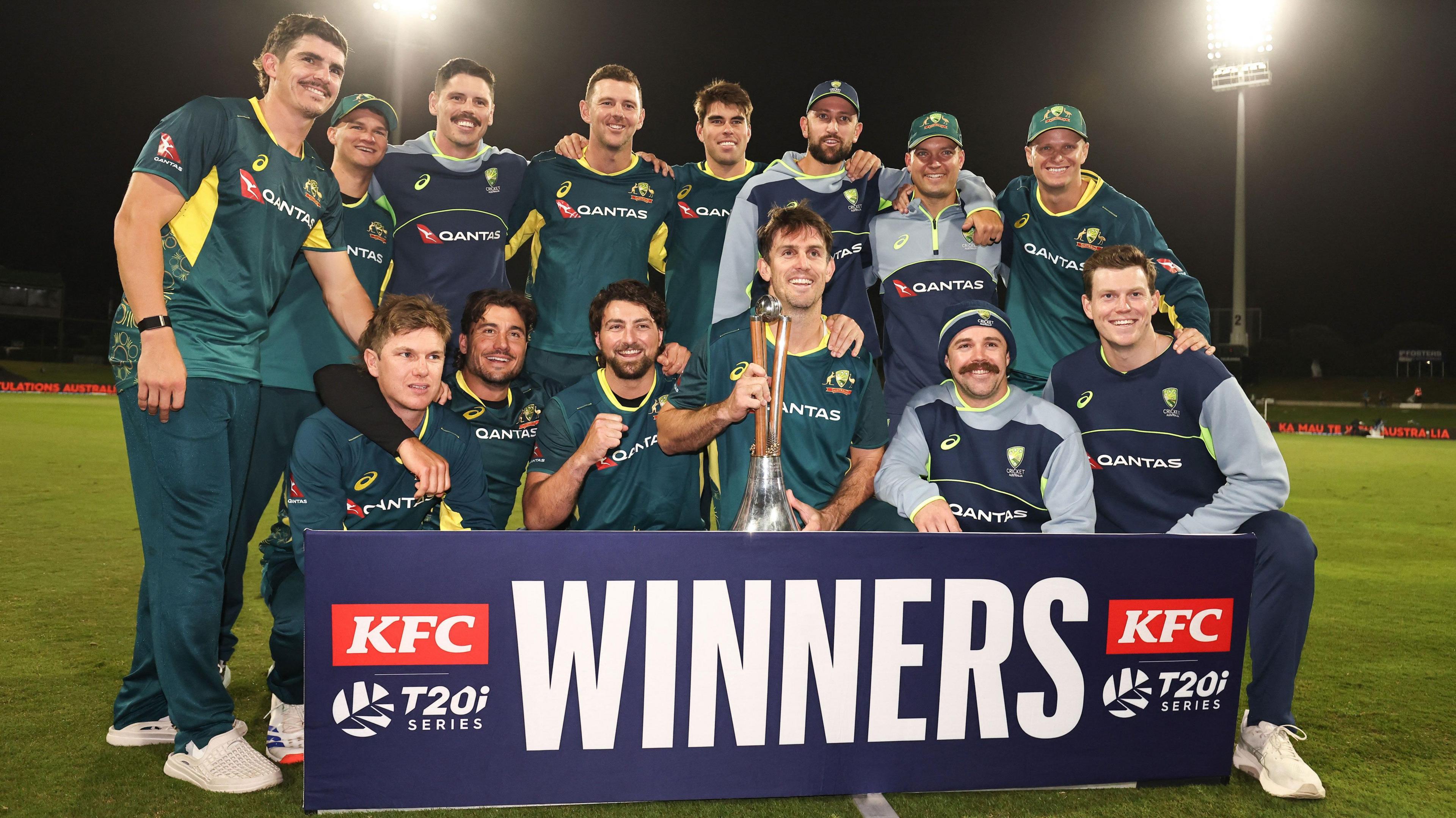 Australia celebrate winning the T20 series against New Zealand