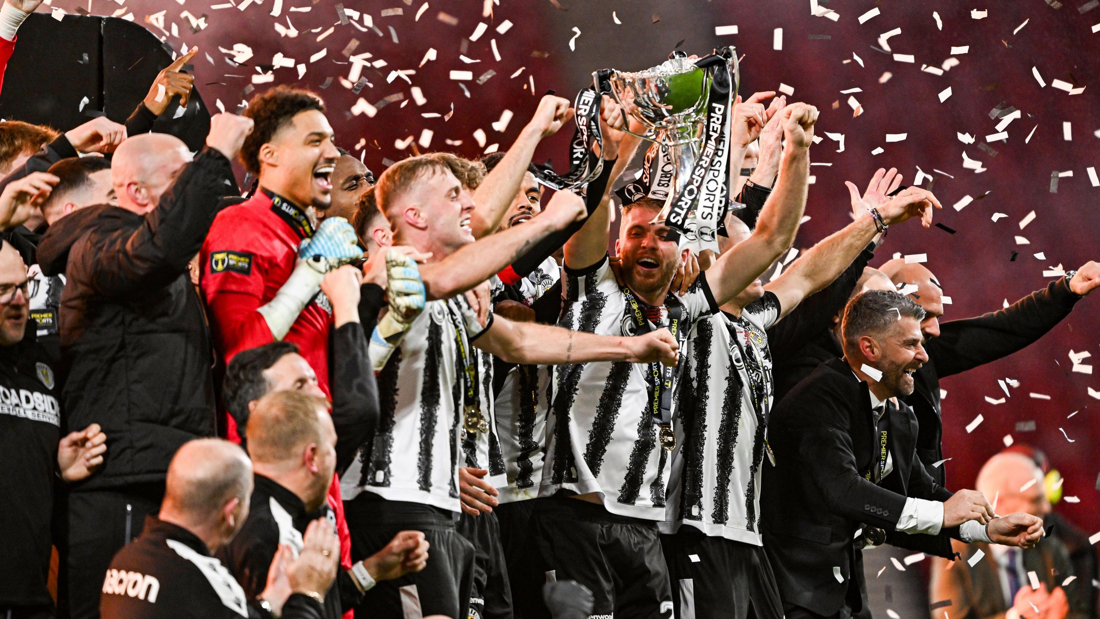 St Mirren celebrate winning the Scottish League Cup
