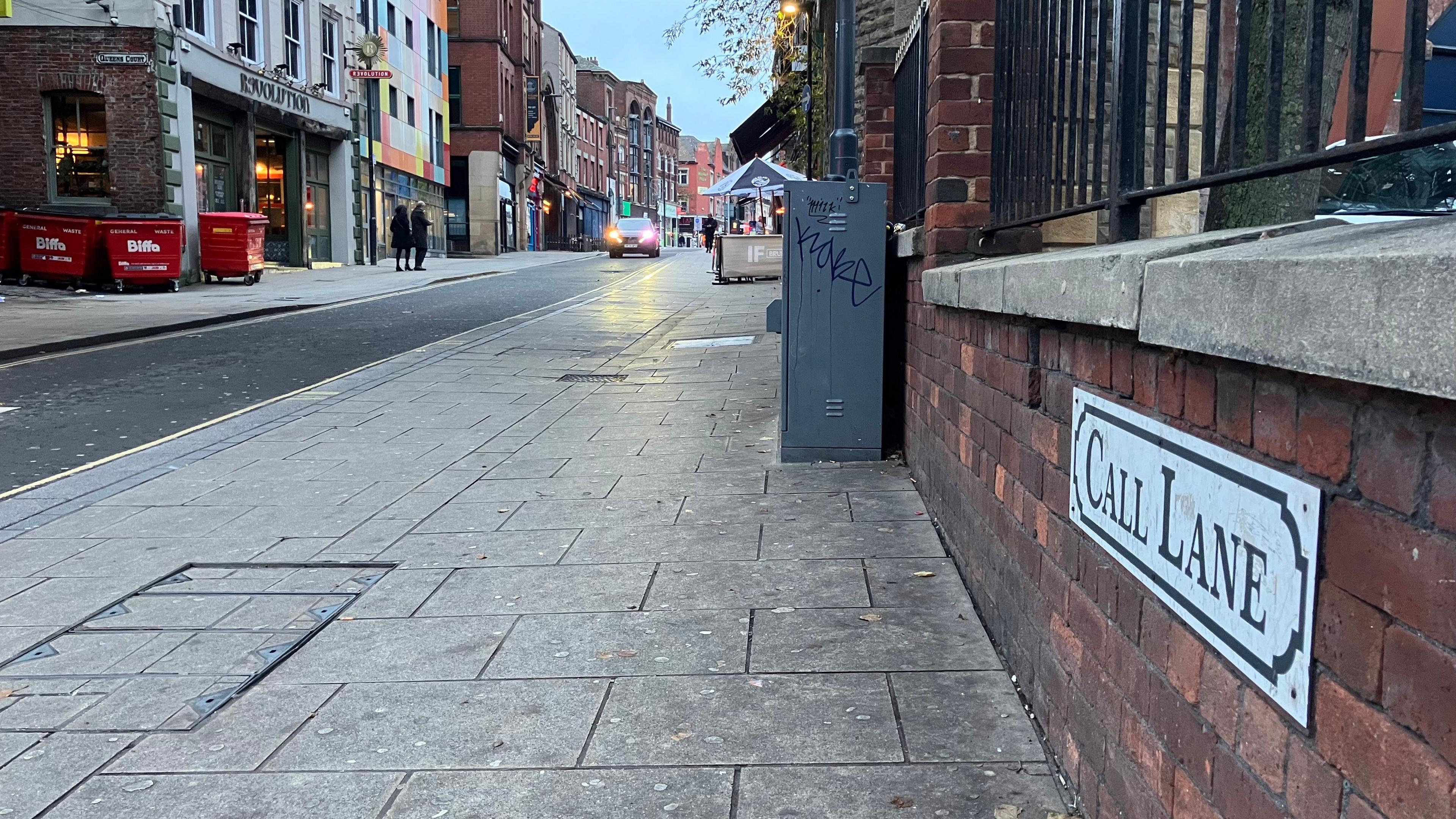 A photo of the Call Lane street sign.