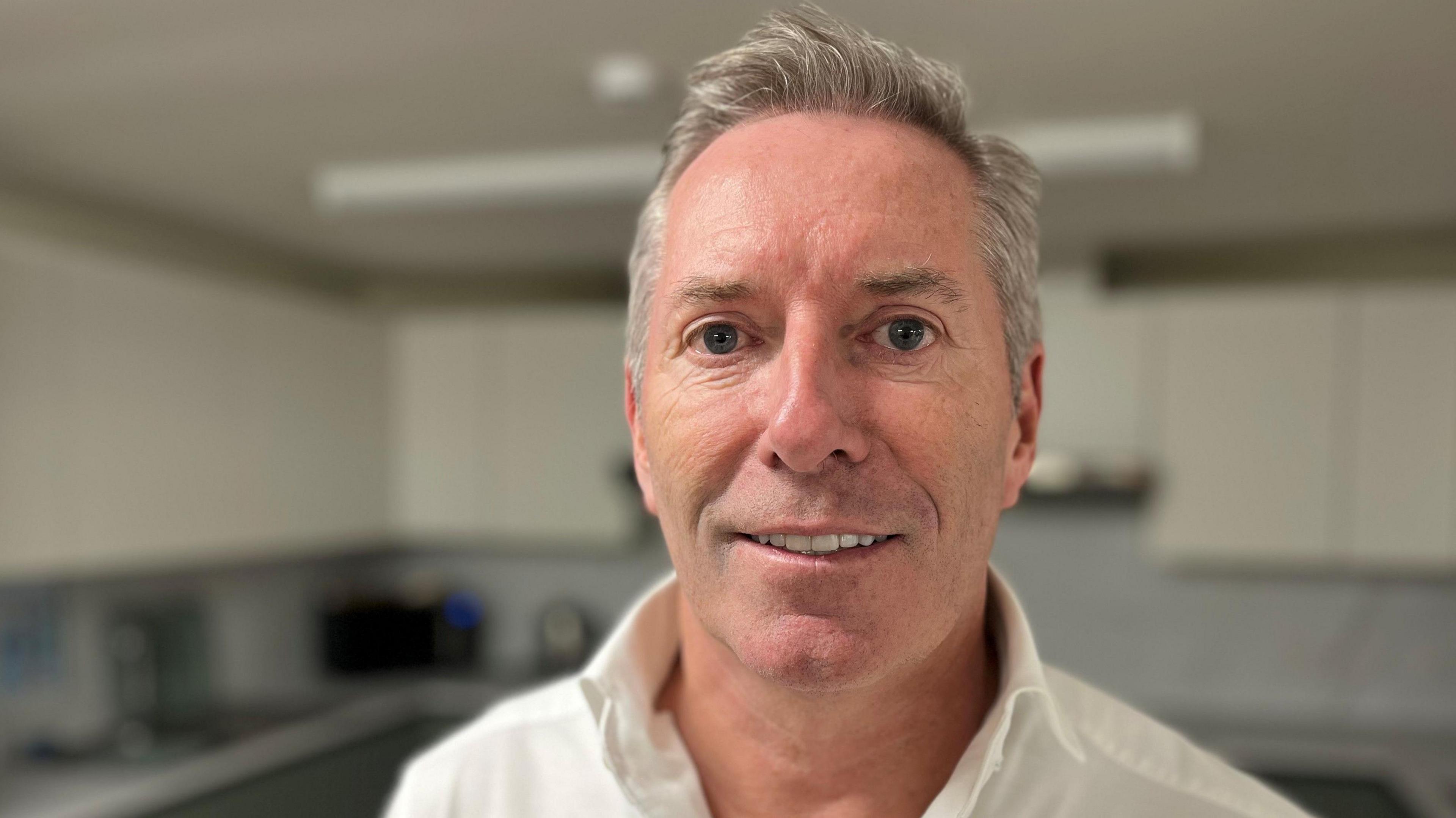 Llun Mark Watkin Jones