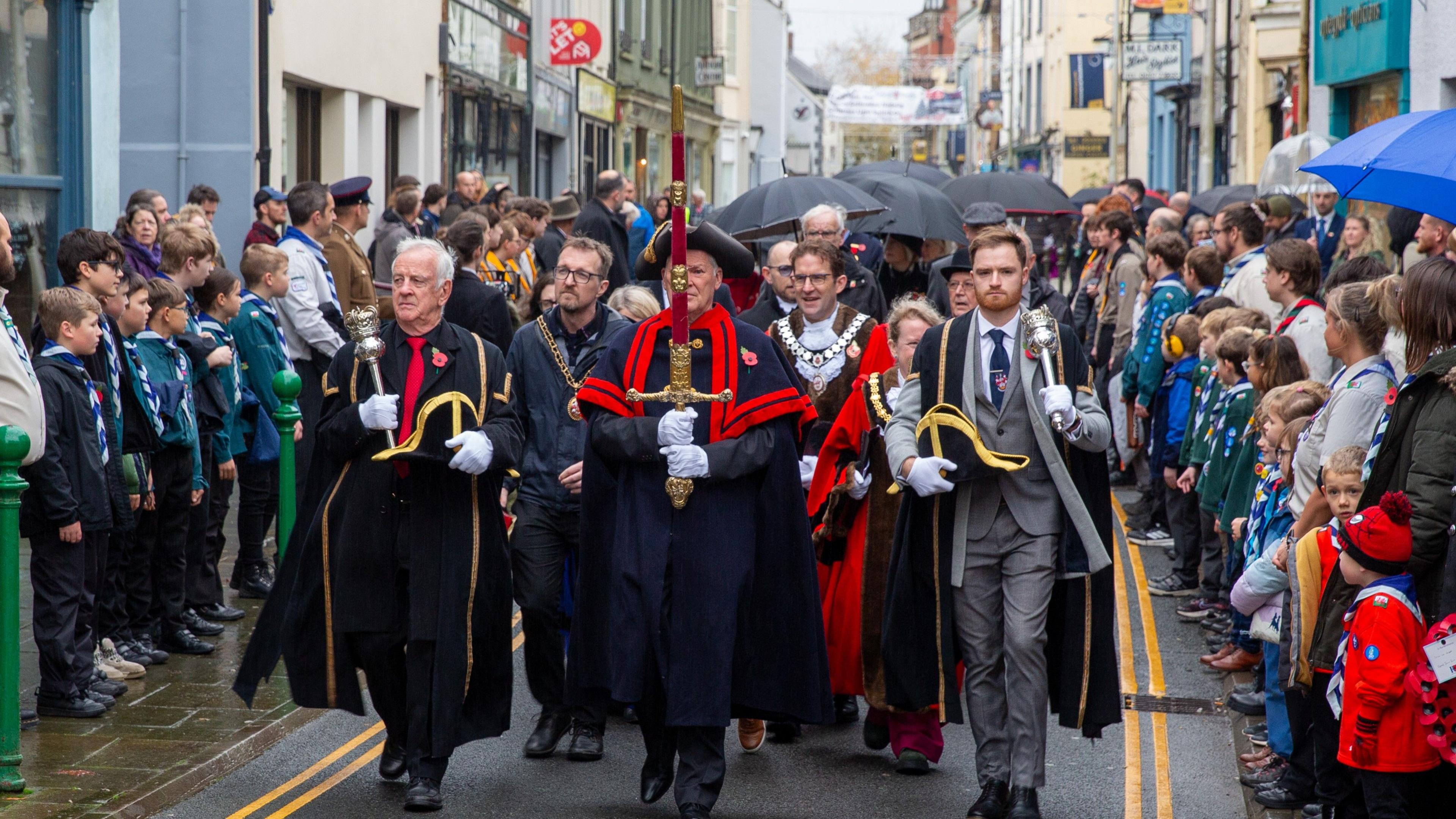 Gwasanaeth yng Nghaerfyrddin