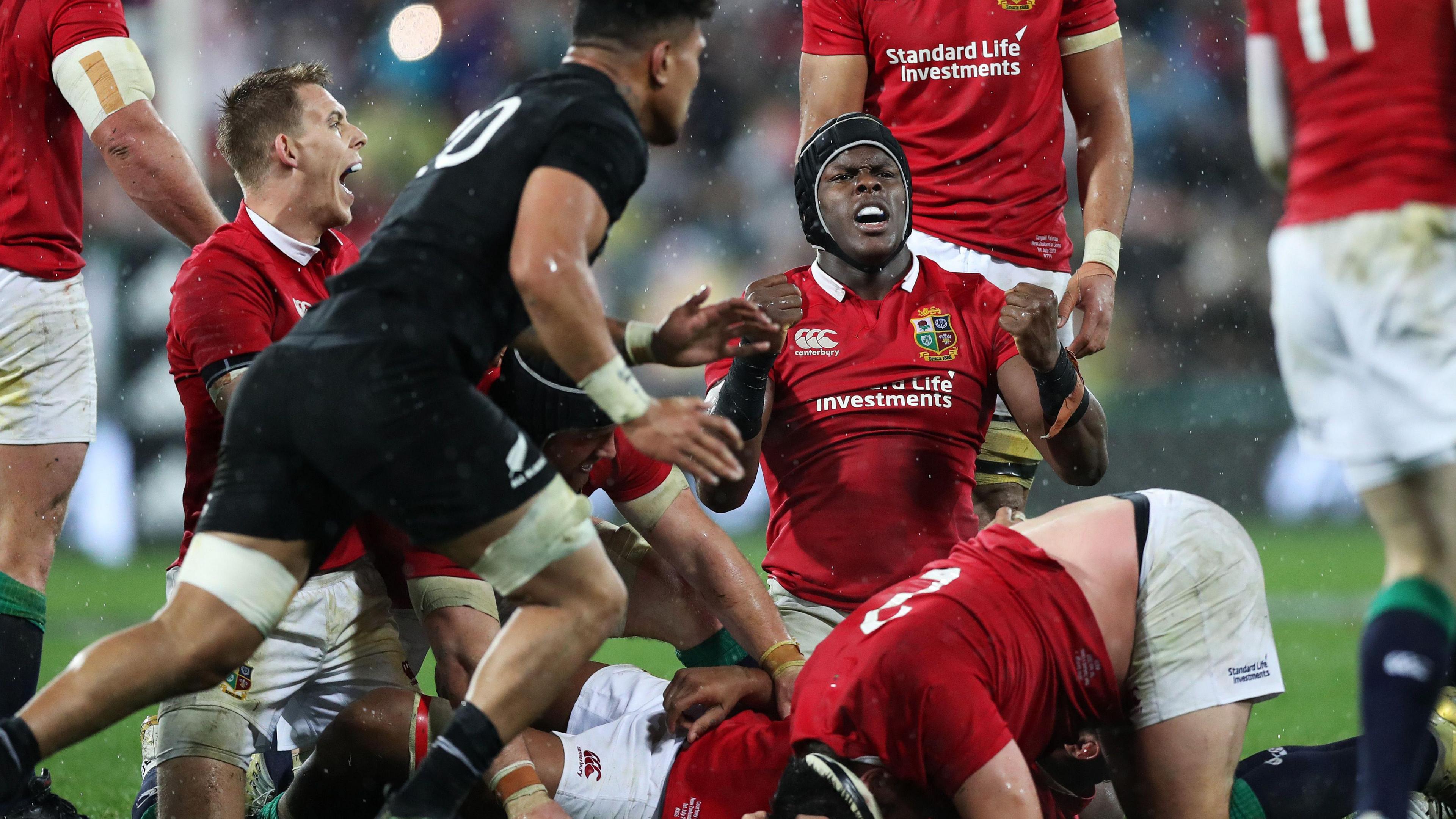 Maro Itoje celebrates the final whistle of the second Test against the All Blacks in 2017
