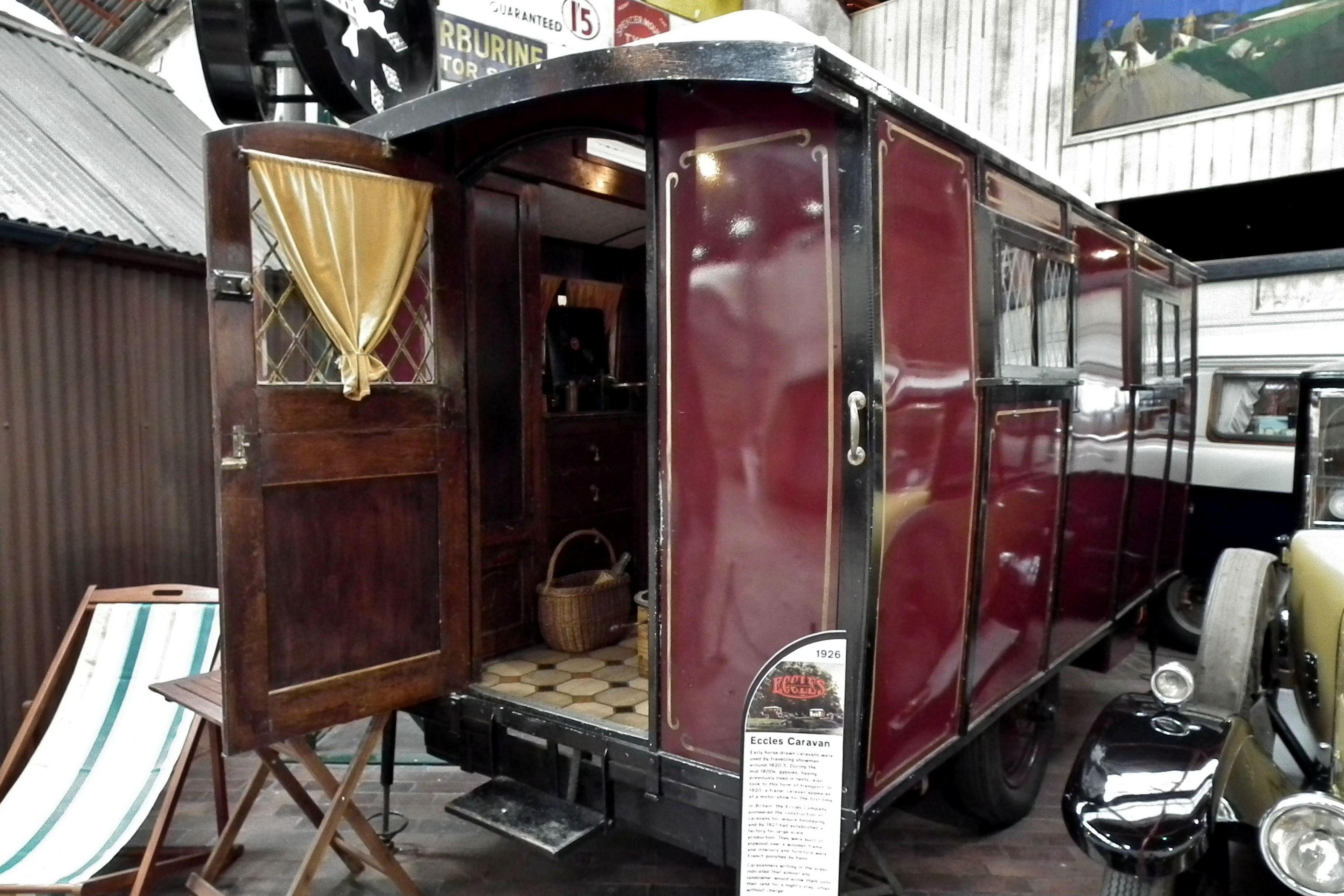 Carafán Eccles yn dyddio o tua 1926