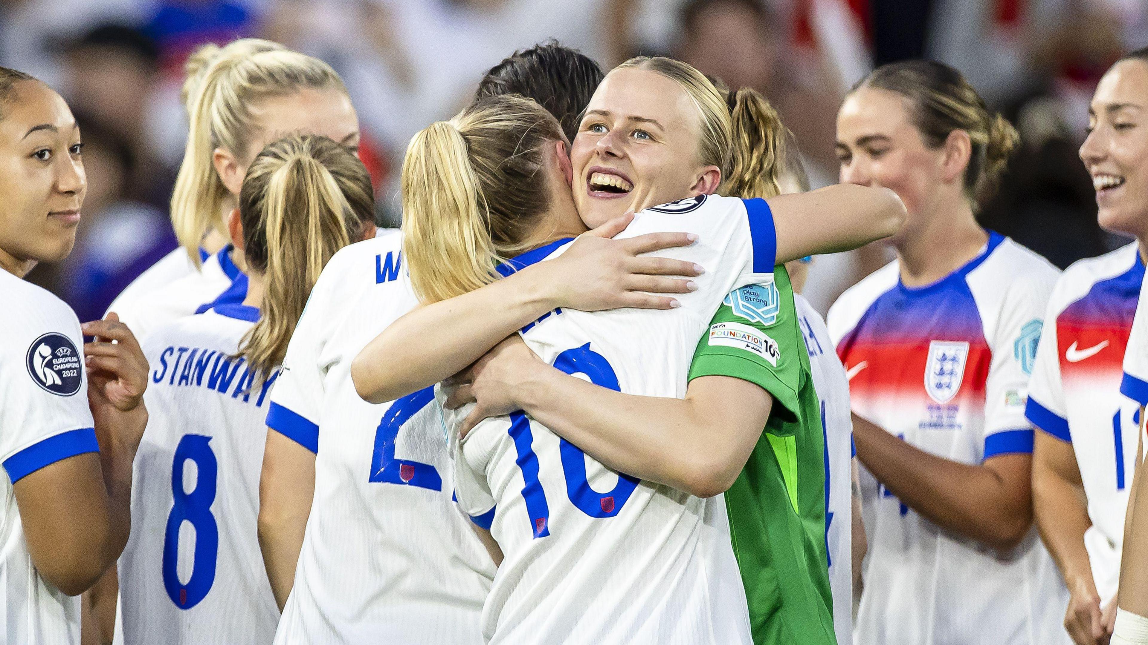 England's Chloe Kelly celebrates with England's goalkeeper Hannah Hampton after England wins the UEFA Women's EURO 2025 match between England and Spain, in Basel, Switzerland