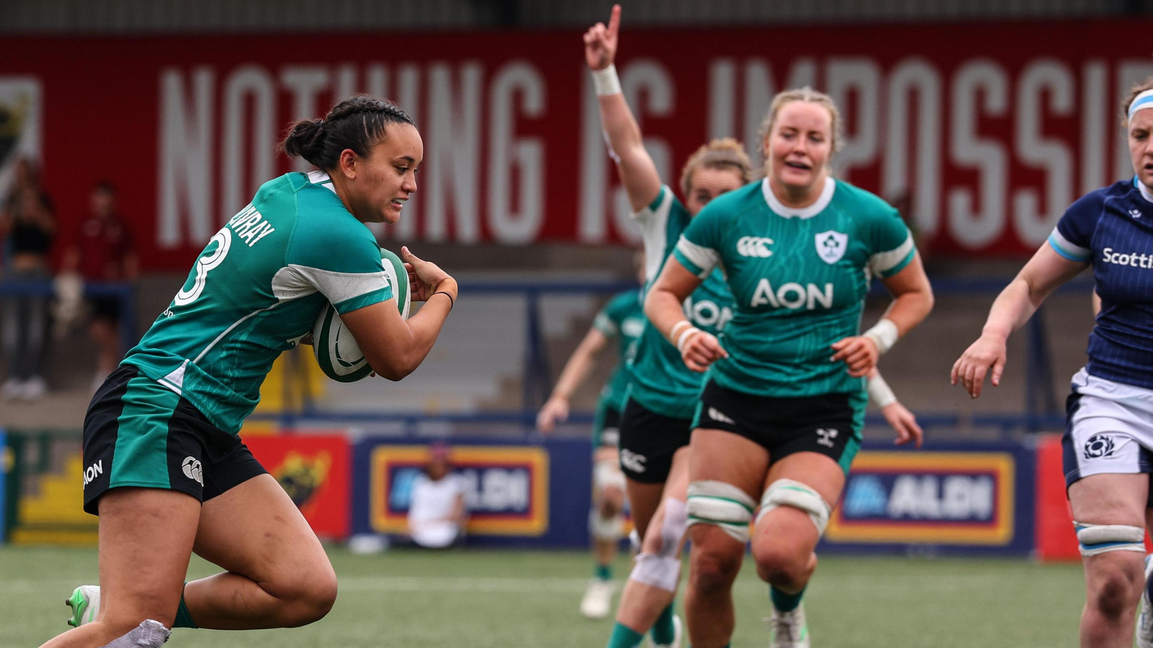 Nancy McGillivray scores a try
