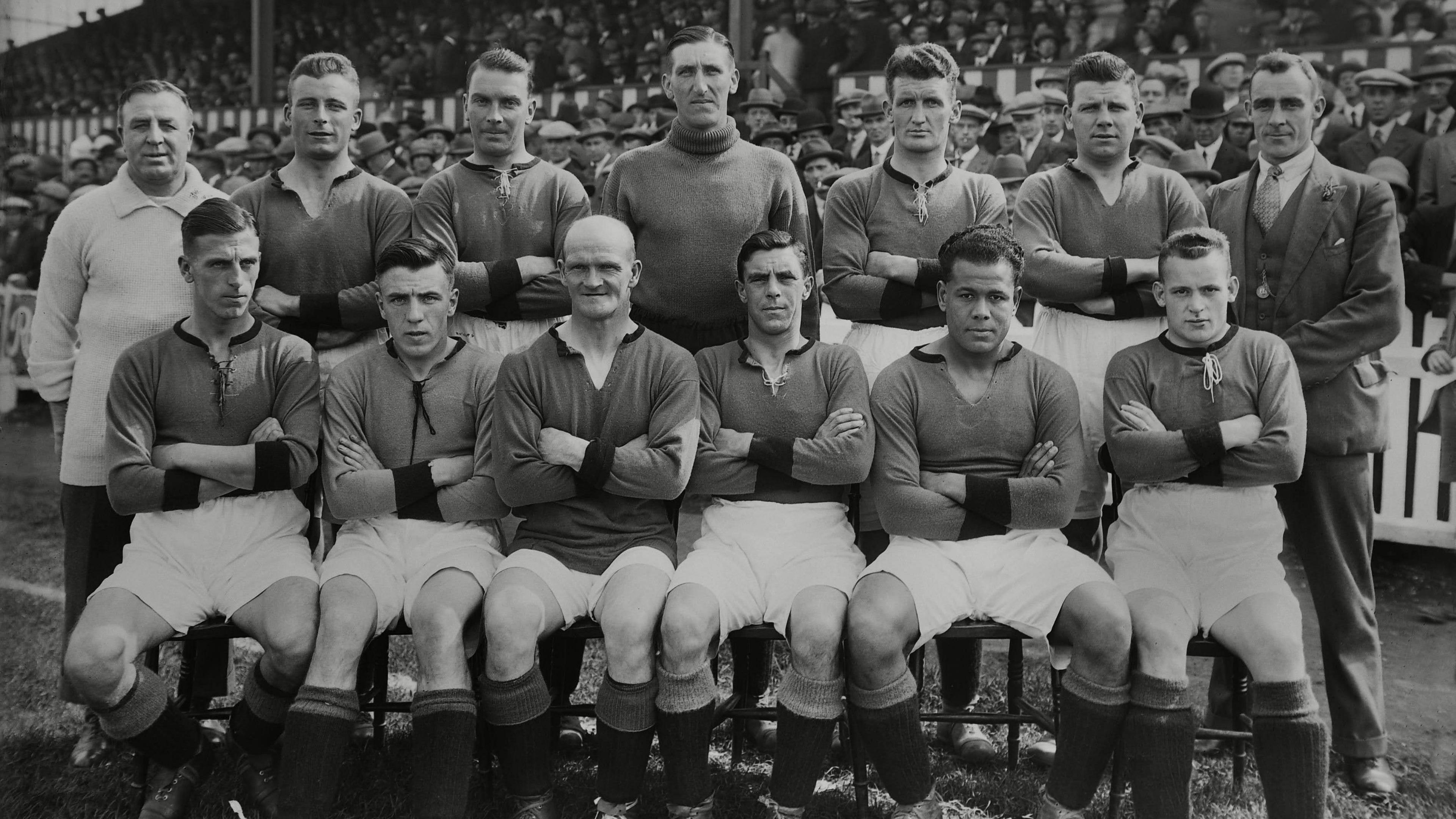 Football - 1927 / 1928 season - Plymouth Argyle team group Back (left to right): J Haynes (trainer) Frederick McKenzie Robert 'Bob' Preston Frederick Craig Frederick Titmuss (2 England caps) Alex Hardie James 'Jimmy' Logan Front: Alfred Matthews Francis 'Frank' Sloan Moses Russell (captain; 23 Wales caps) Frederick Forbes Jack Leslie Samuel 'Sammy' Black Plymouth Argyle - 1927/28.