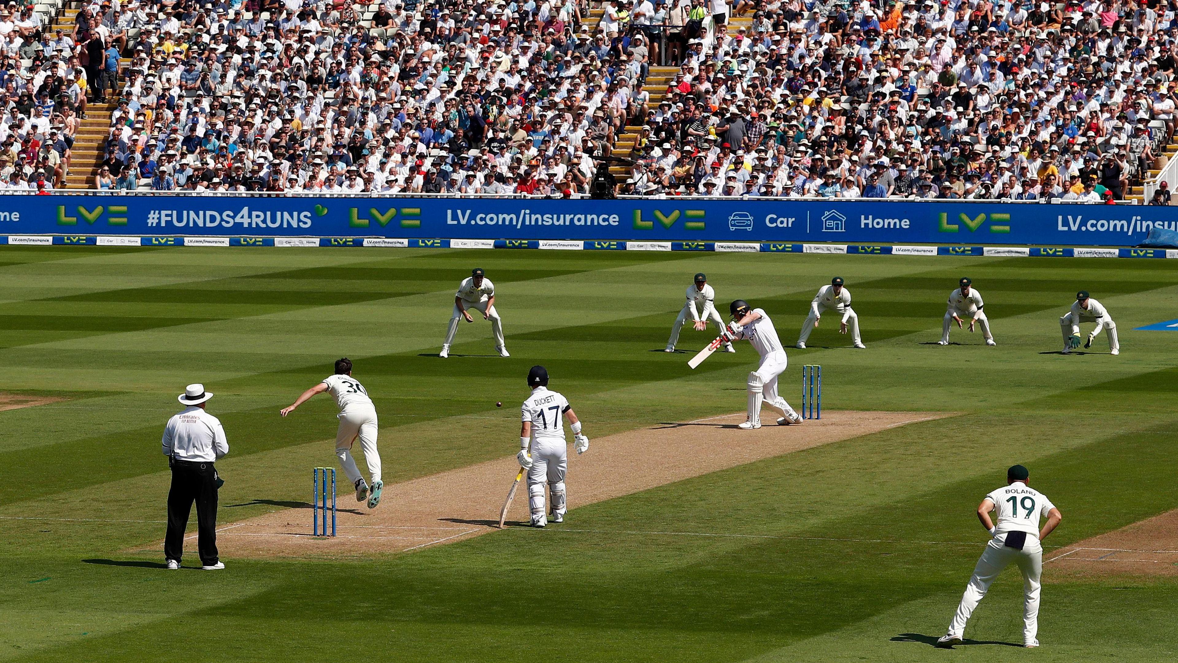 Zak Crawley drives Pat Cummins for four