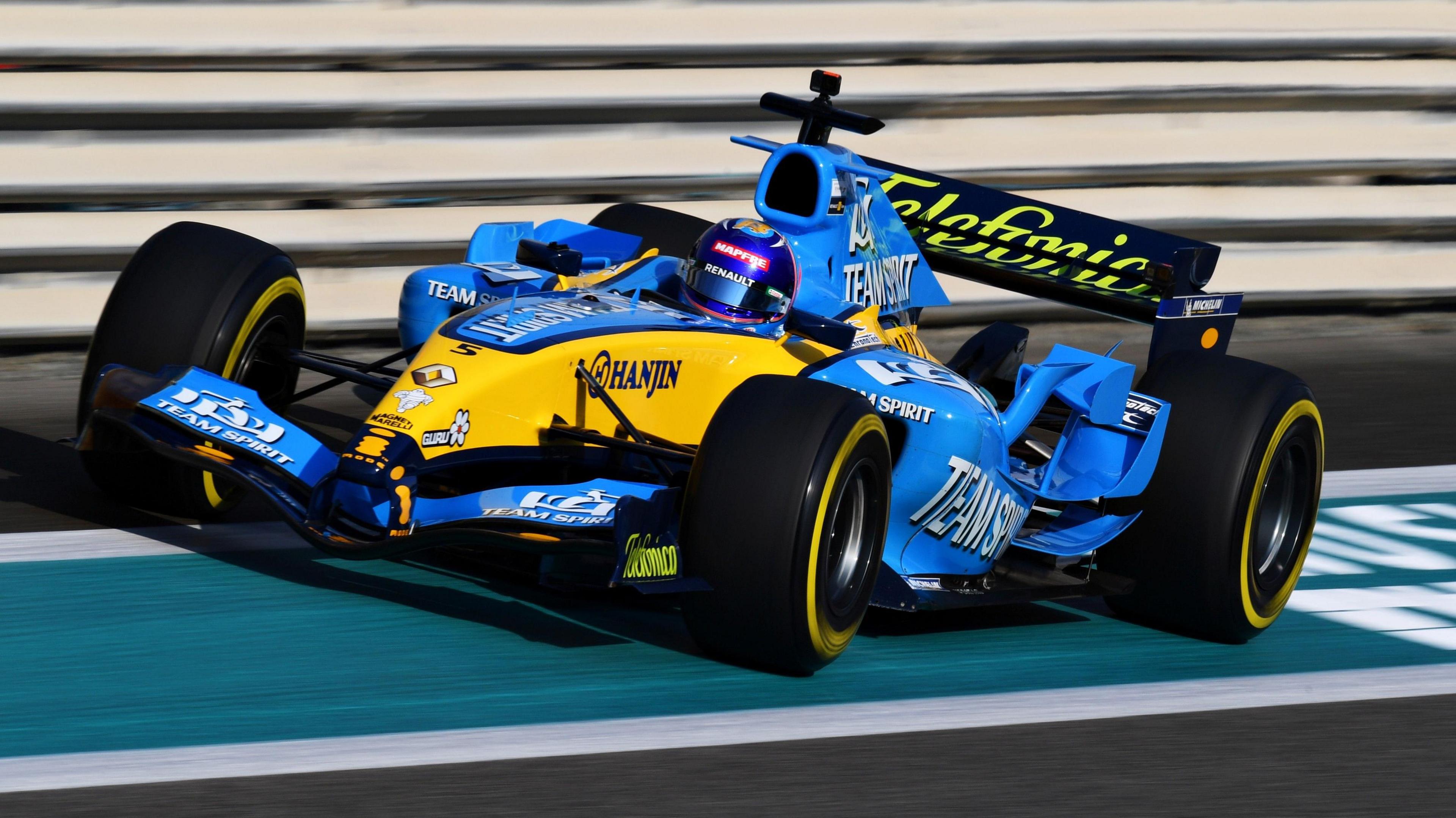 Fernando Alonso drives his championship-winning Renault R25 from 2005 at the 2020 Abu Dhabi Grand Prix