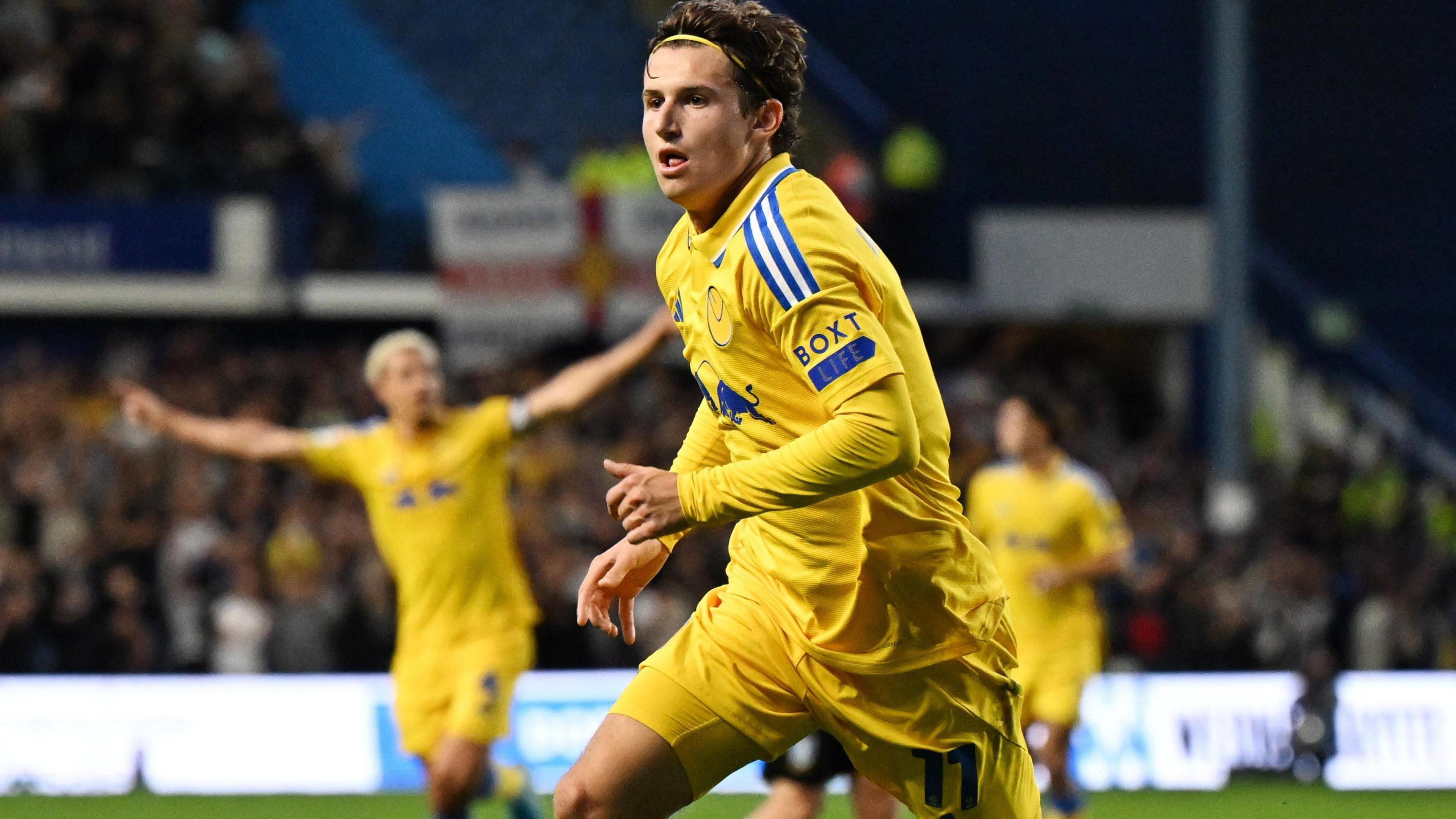 Brenden Aaronson celebrates his goal