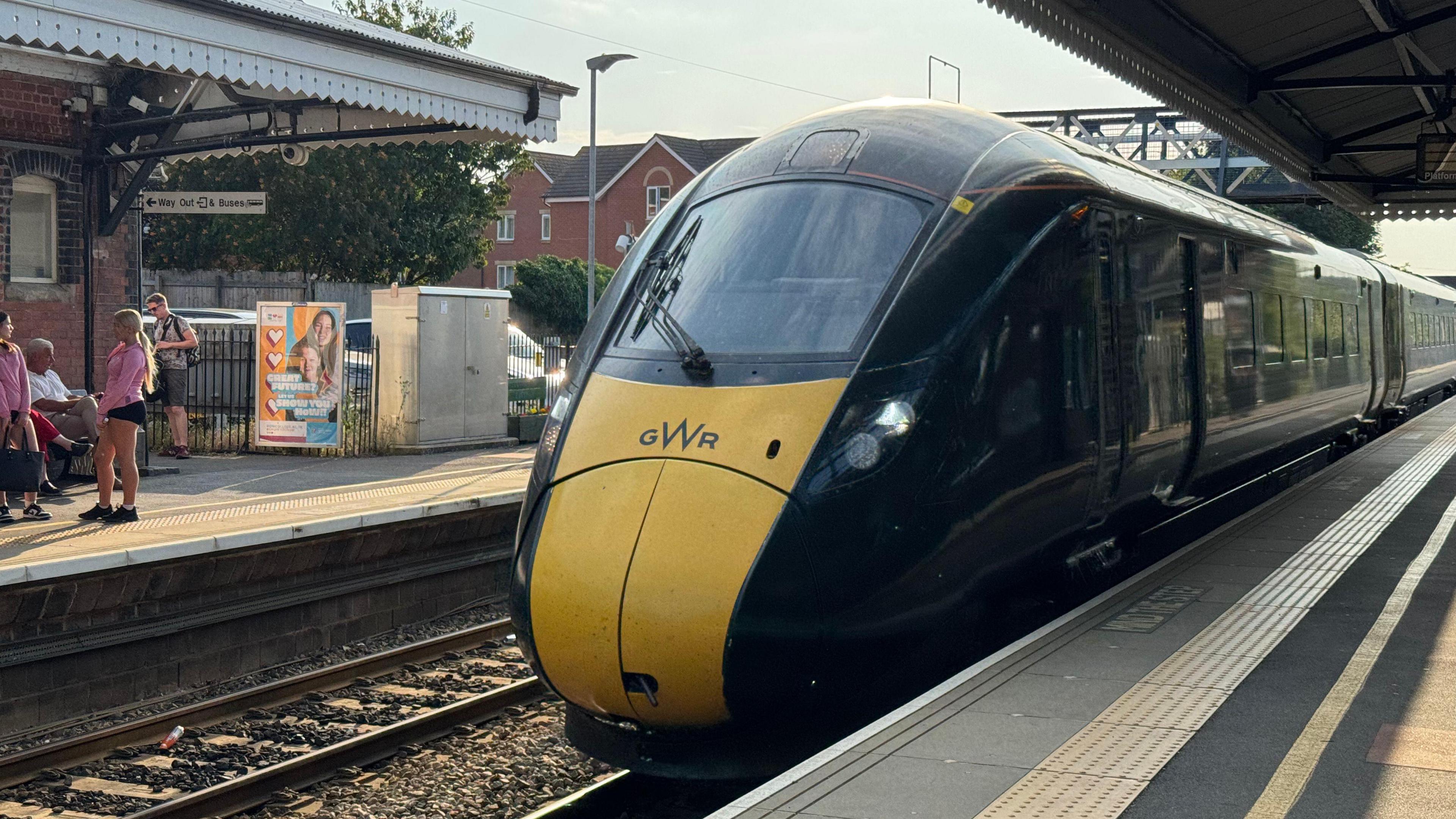 GWR Azuma train pulling into Evesham Railway station.