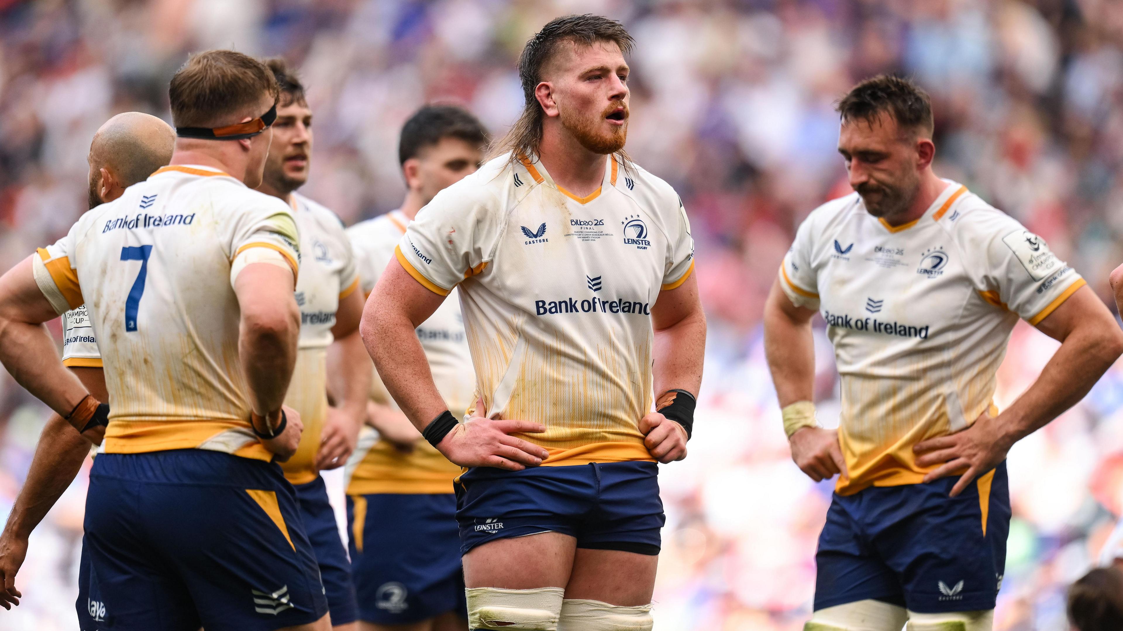 Leinster players look dejected after a Bordeaux try 