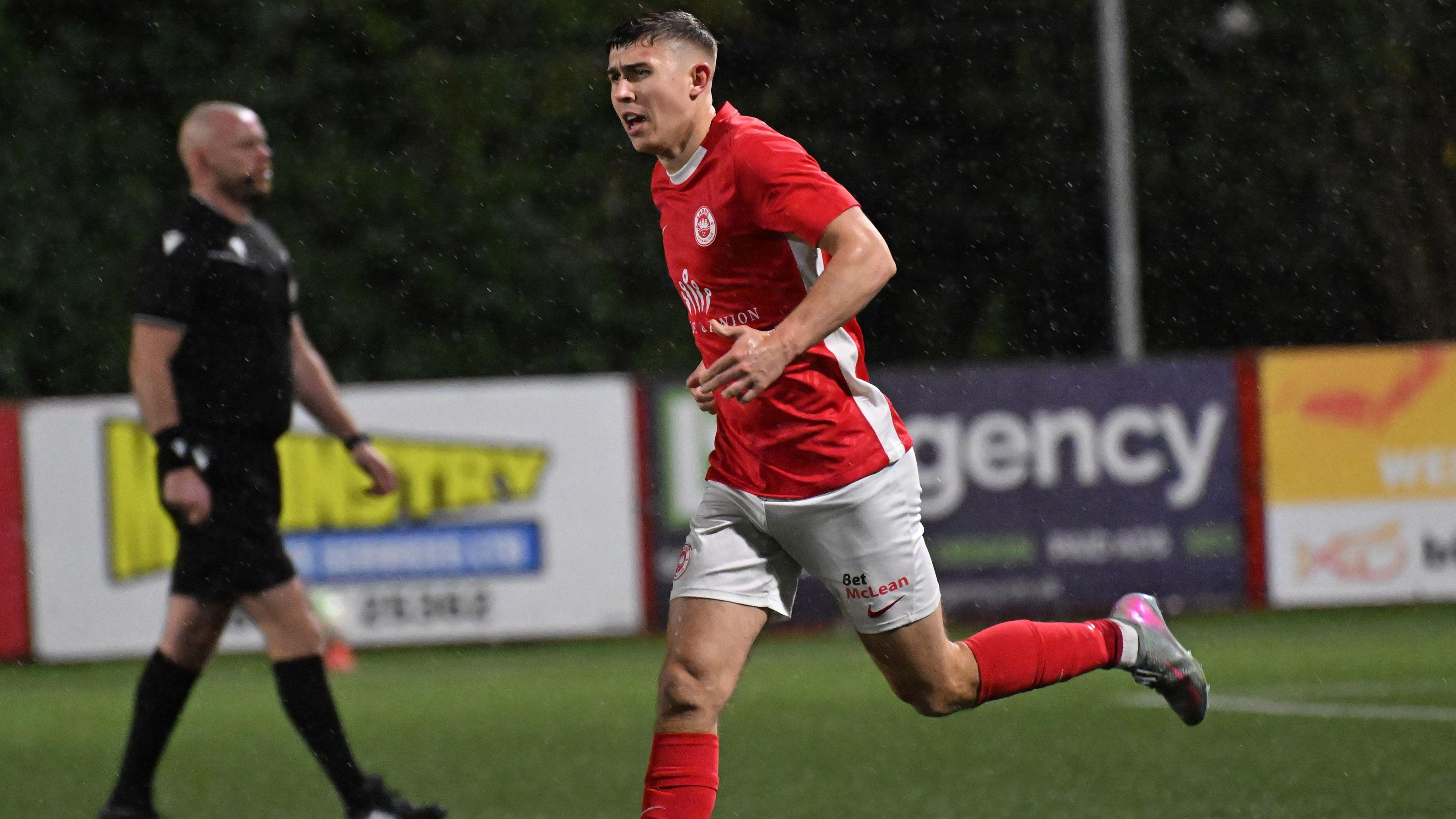 Paul O'Neill celebrates