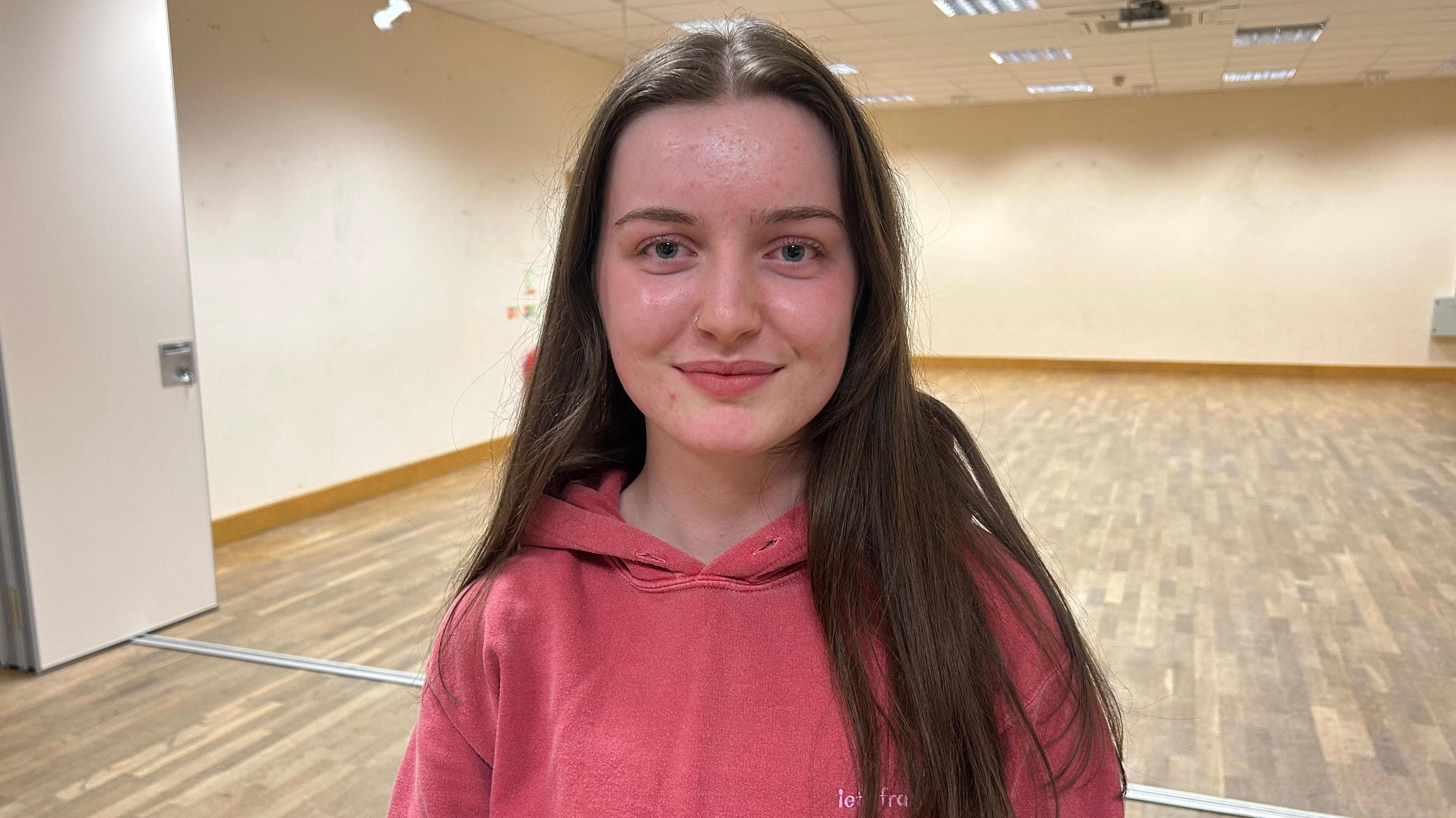 Elen o glwb CFfi Hermon