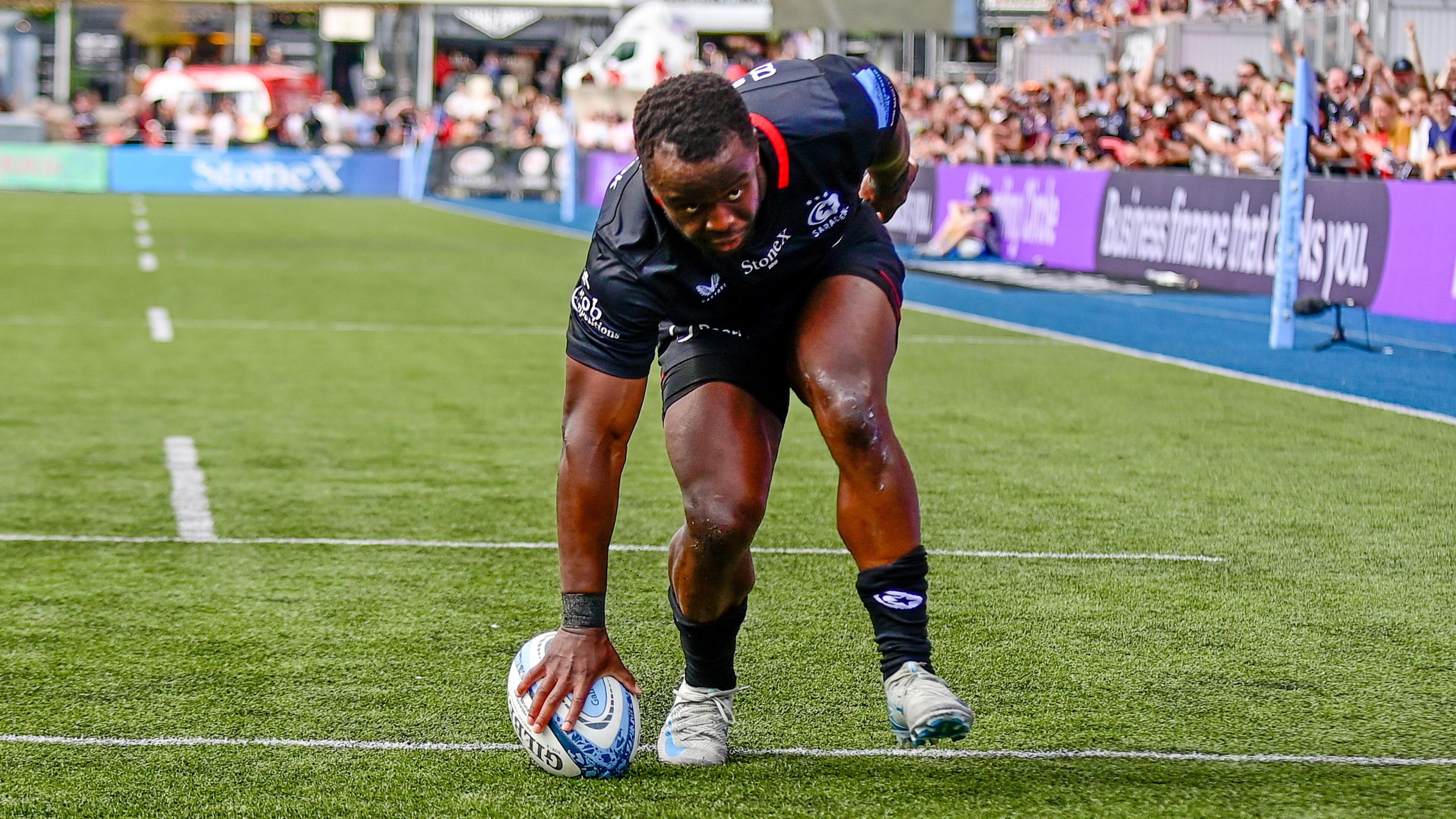 Rotimi Segun scoring a try