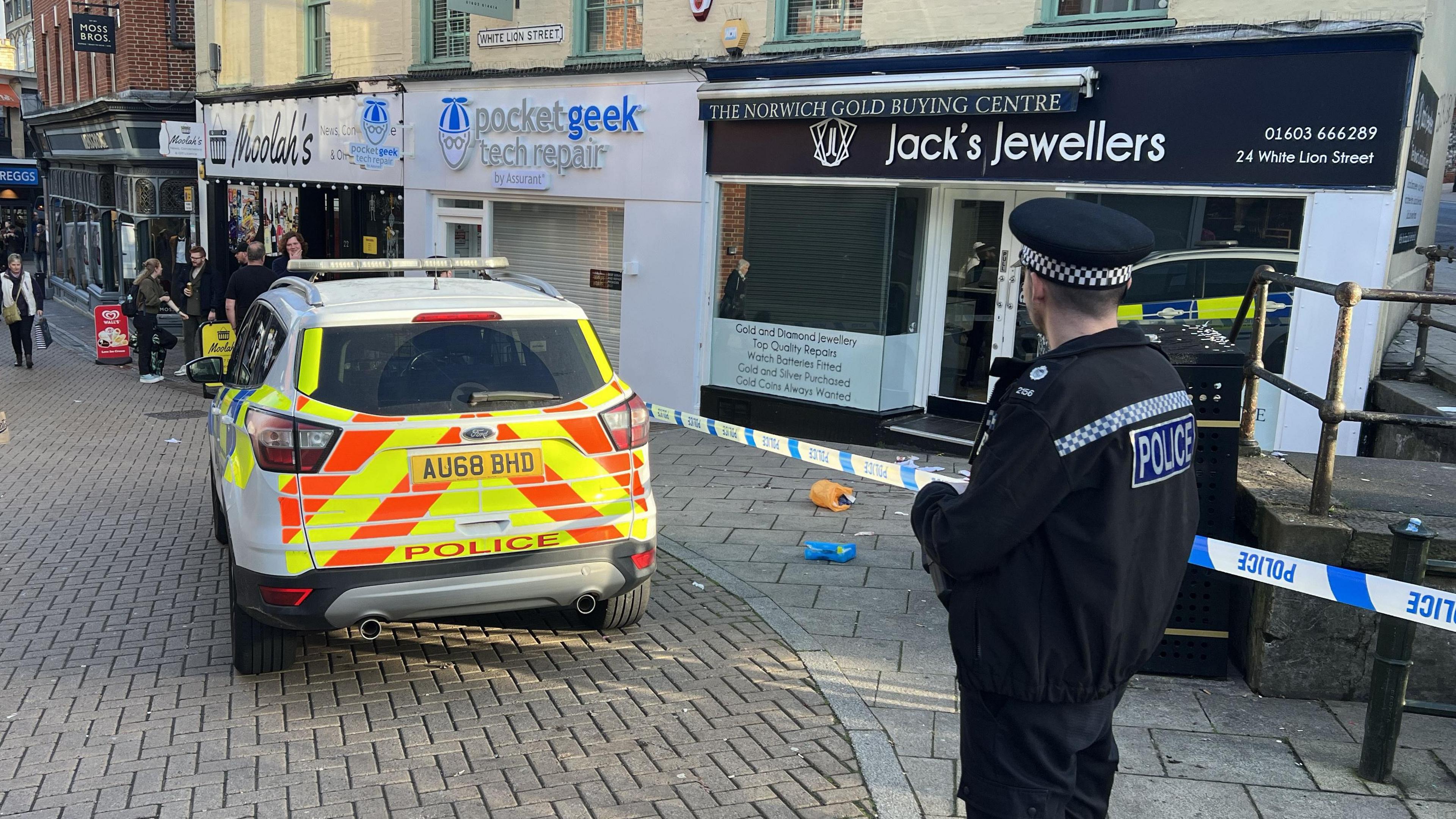 Police cordon on White Lion Street