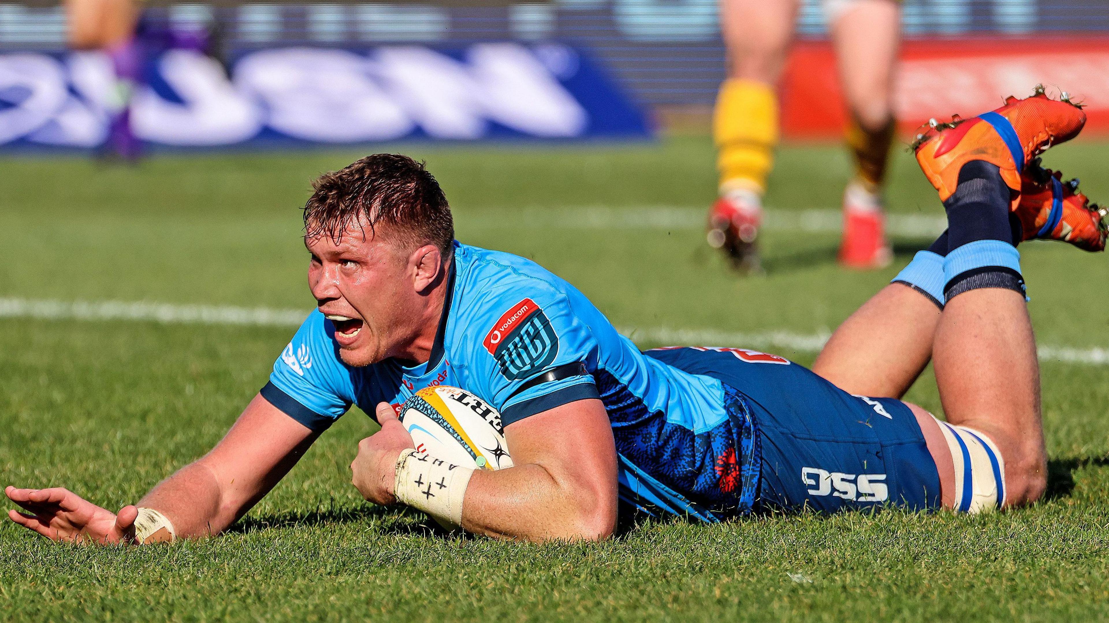 Cobus Wiese scores for Bulls against Dragons