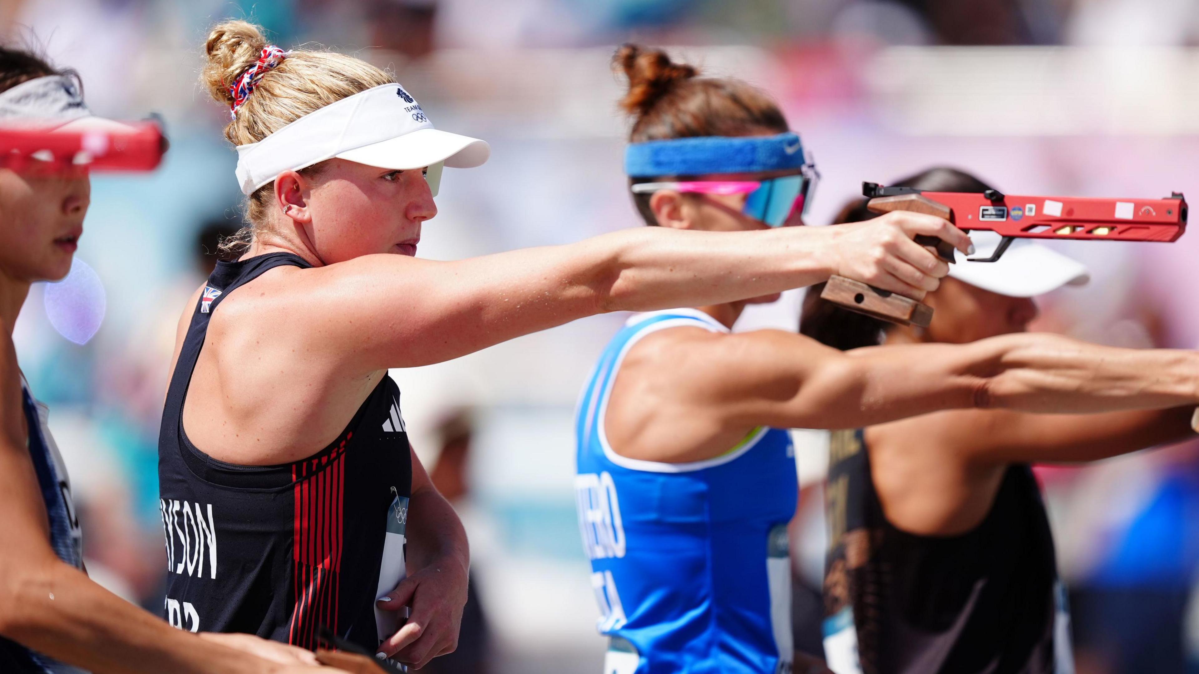 Kerenza Bryson shoots during the Paris 2024 modern pentathlon final