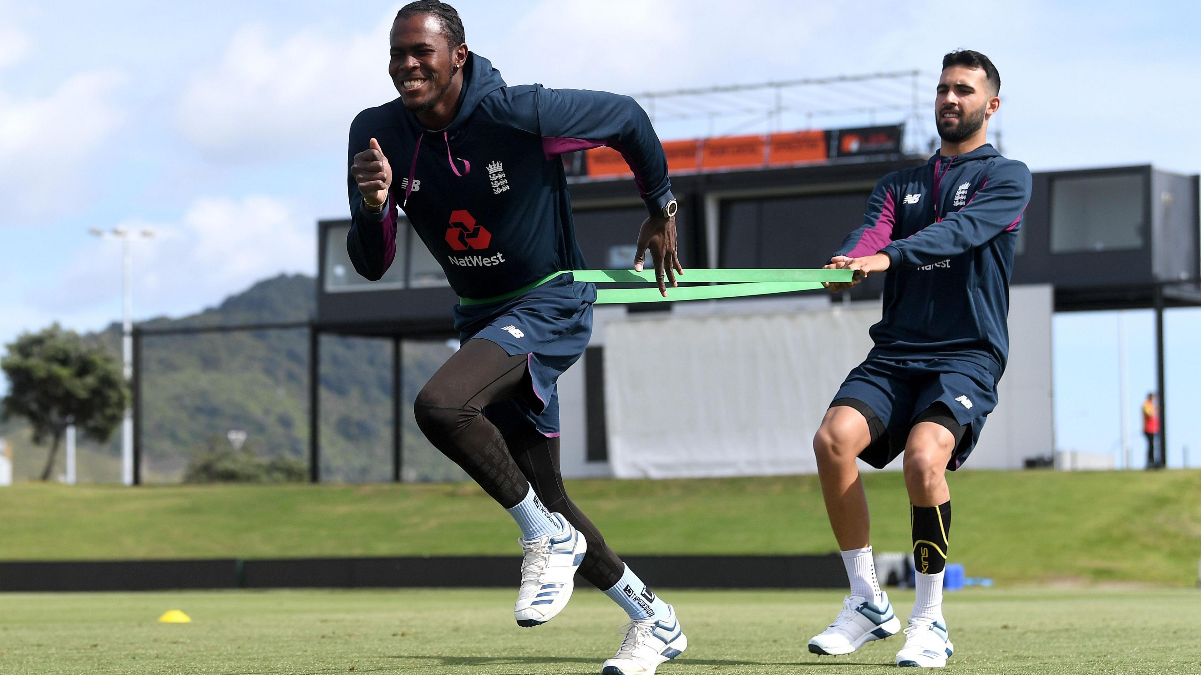 Jofra Archer and Saqib Mahmood in training