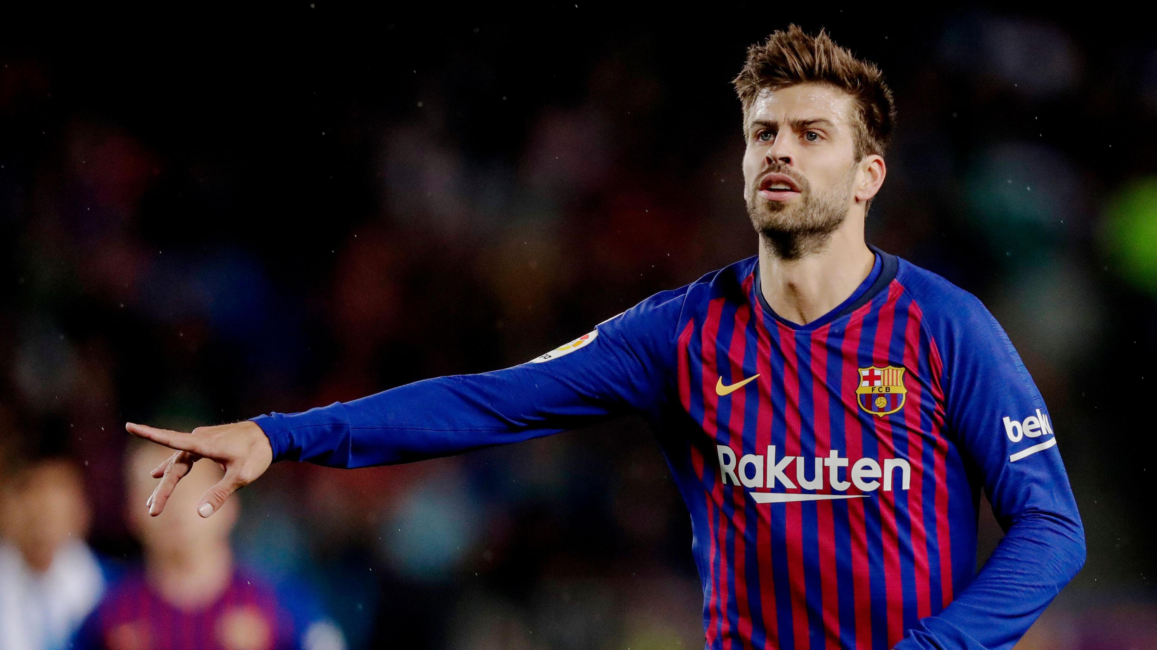 Gerard Pique playing for Barcelona