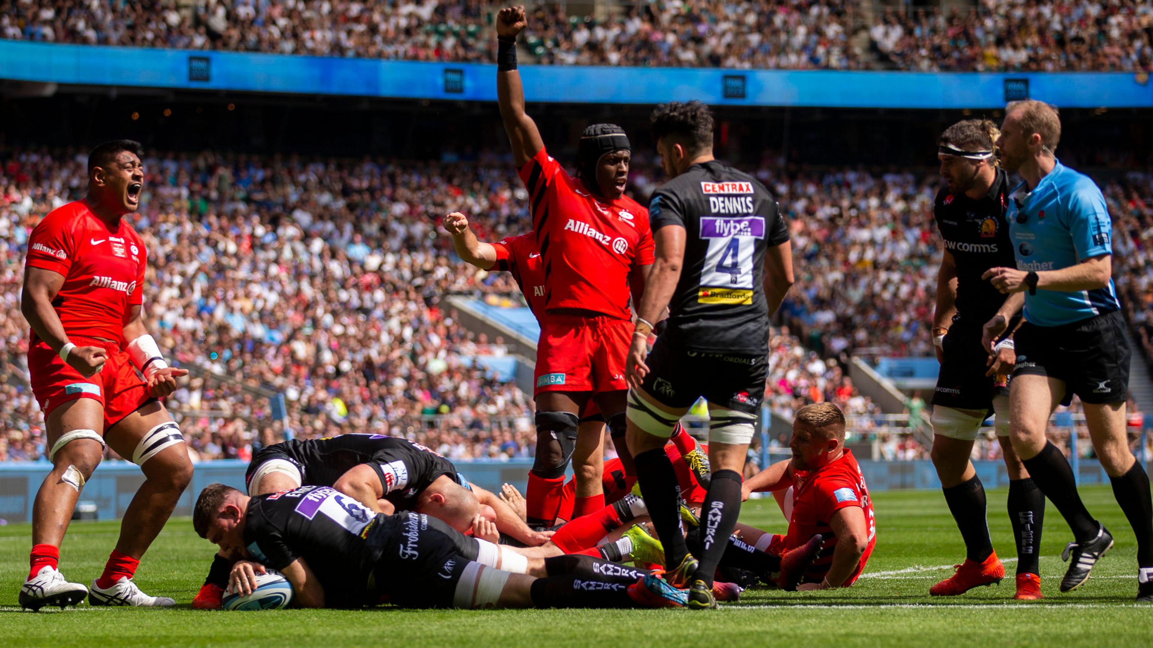 Saracens score a try against Exeter in the 2019 Premiership final