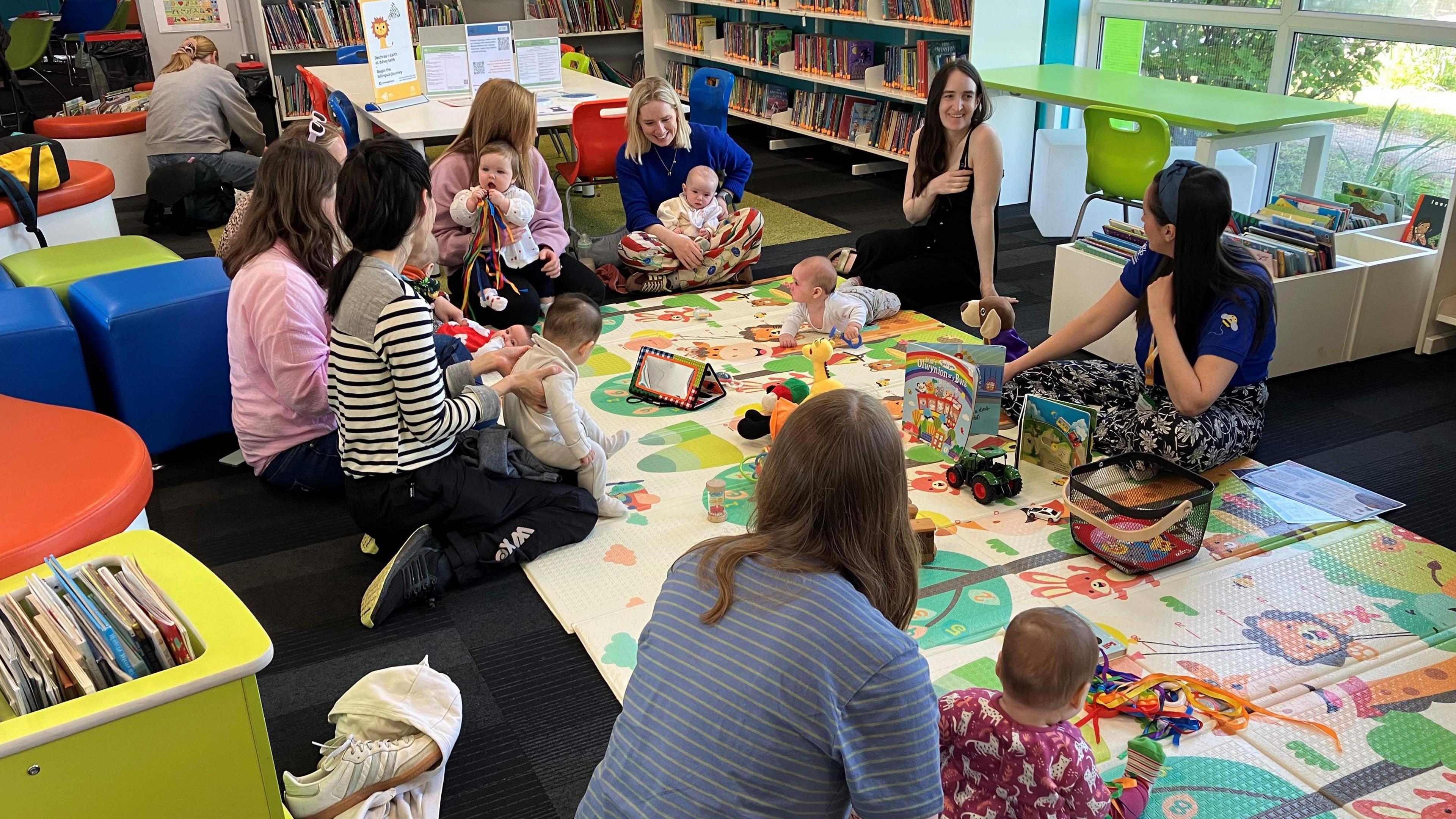 Sesiwn Cymraeg i Blant yn Ystum Taf yng Nghaerdydd