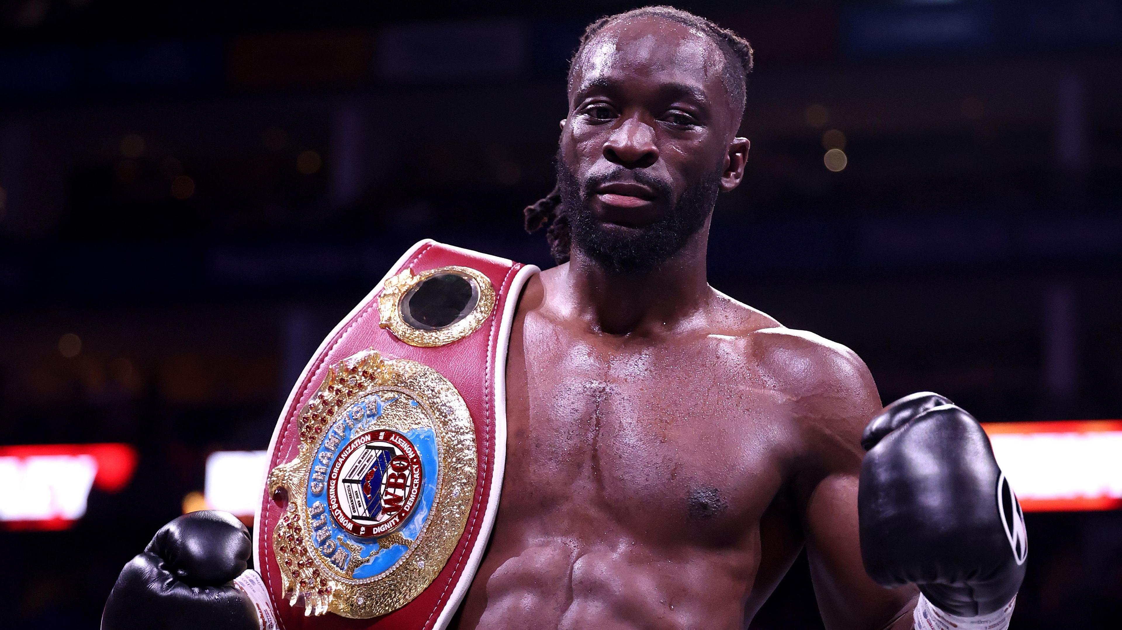 Denzel Bentley celebrates after beating Endry Saavedra in April