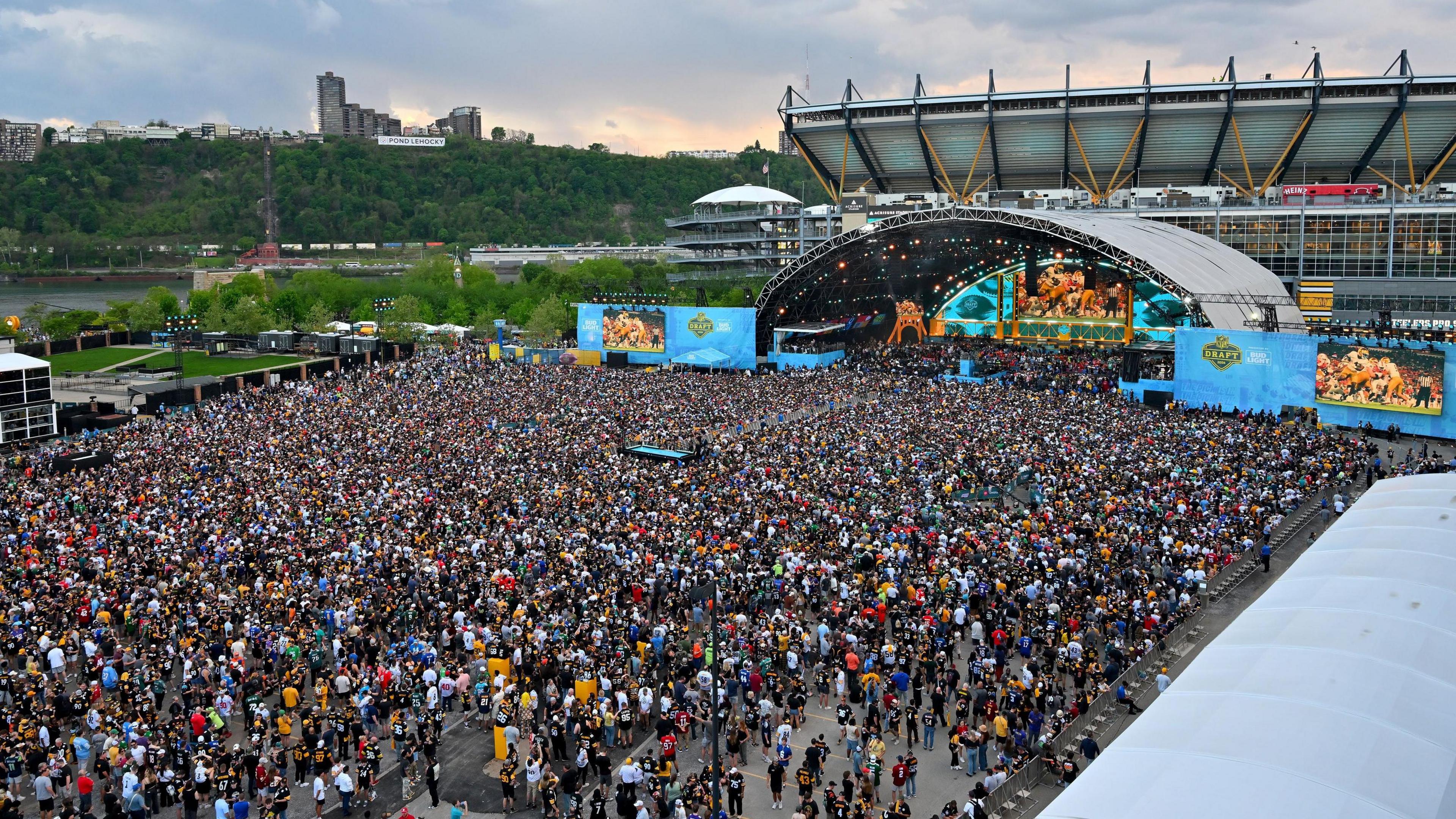 The crowds gather outside the Pittsburgh Steelers' Acrisure Stadium for the 2026 NFL Draft