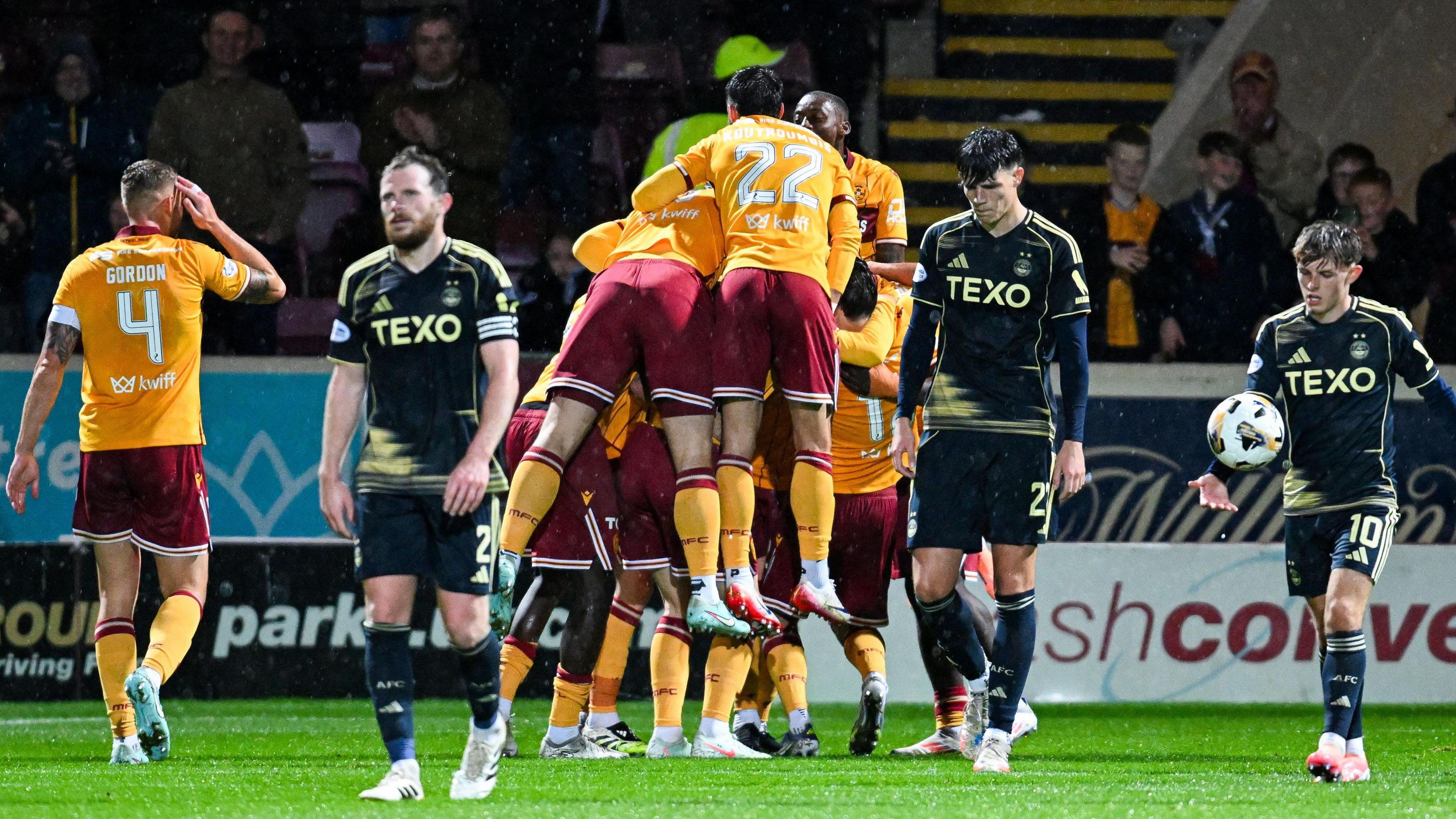 Motherwell v Aberdeen