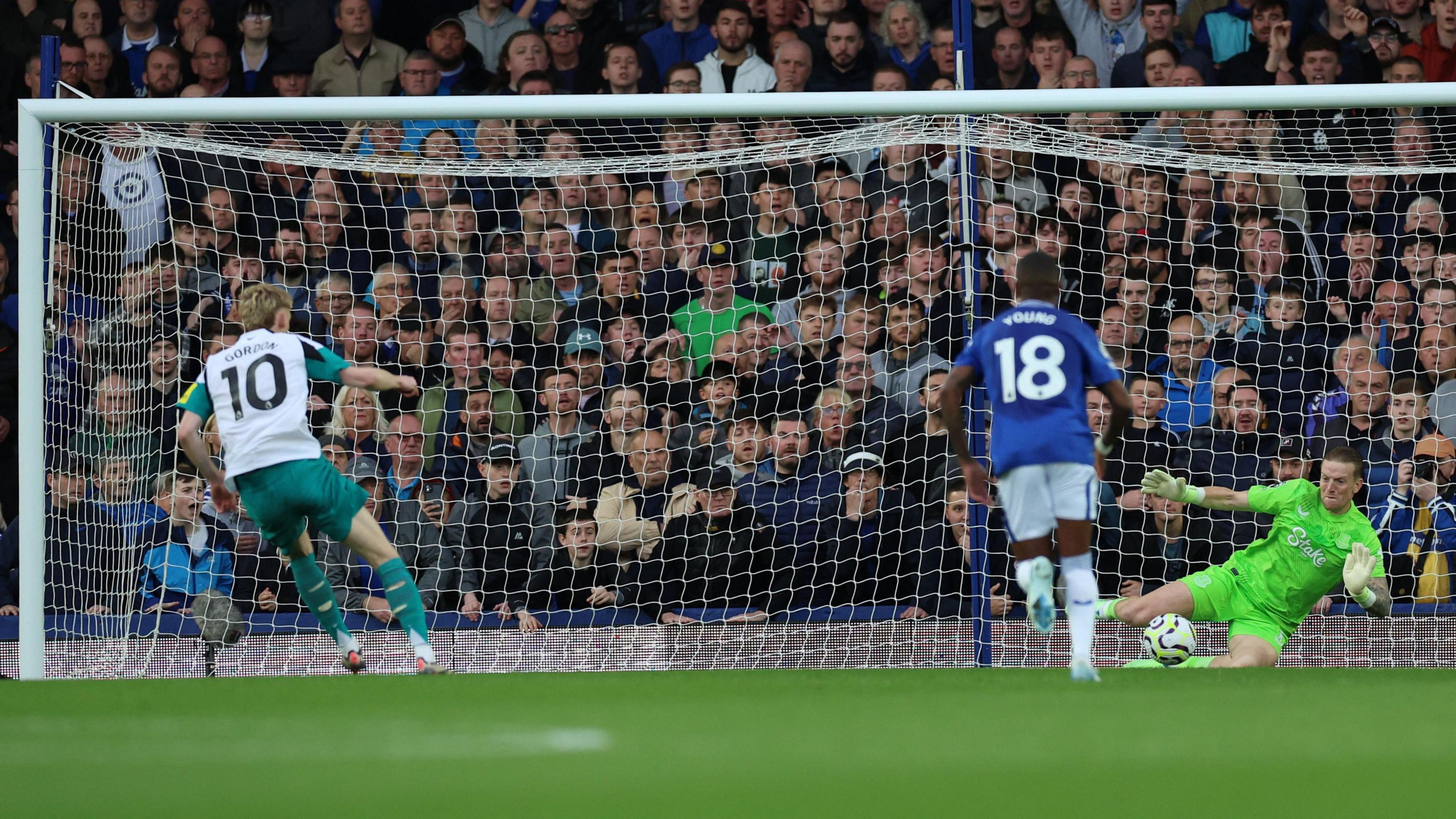 Jordan Pickford saves a penalty from Newcastle's Anthony Gordon during a 0-0 draw at Goodison Park in October 2024