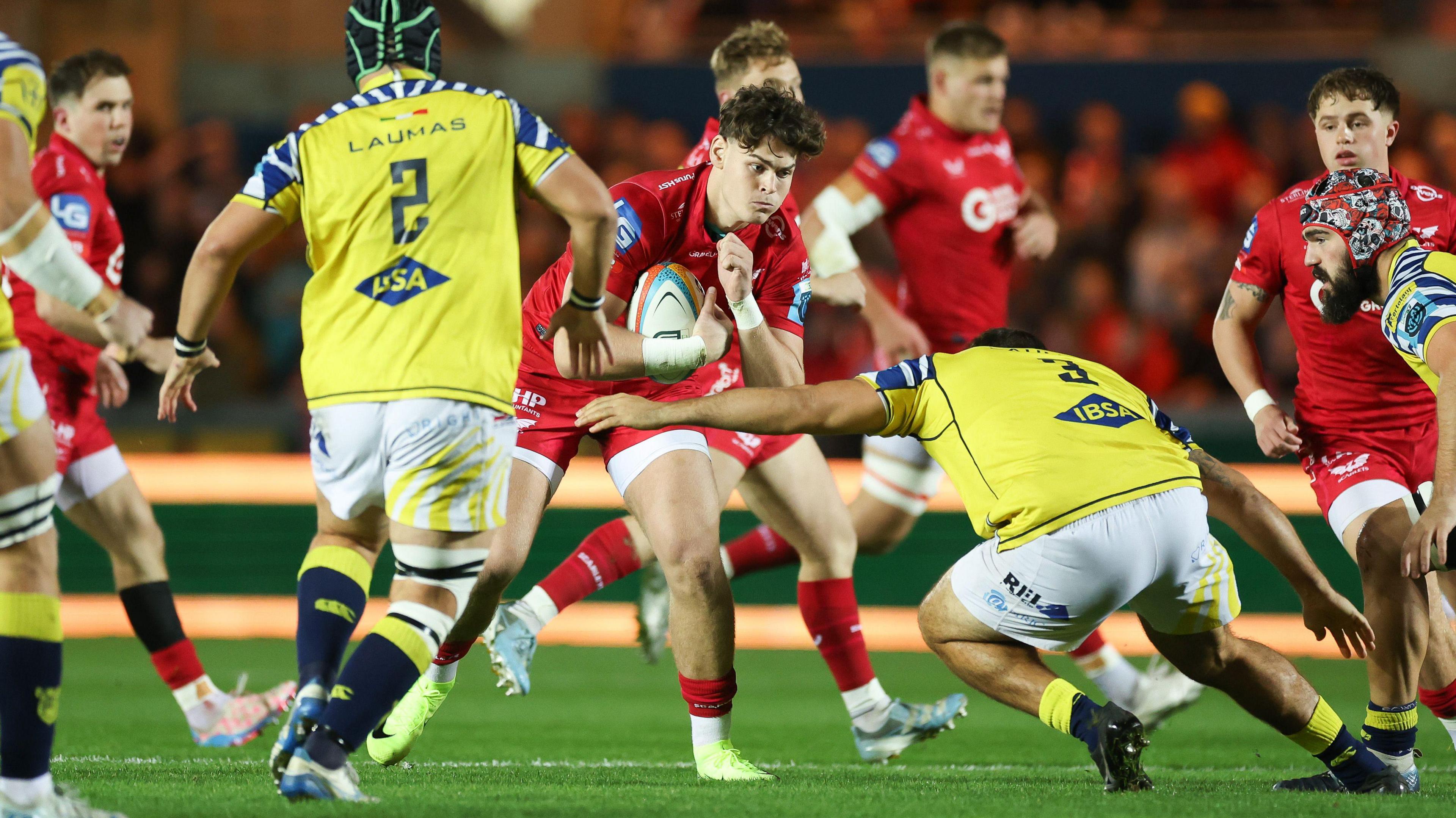 Eddie James for Scarlets against Zebre