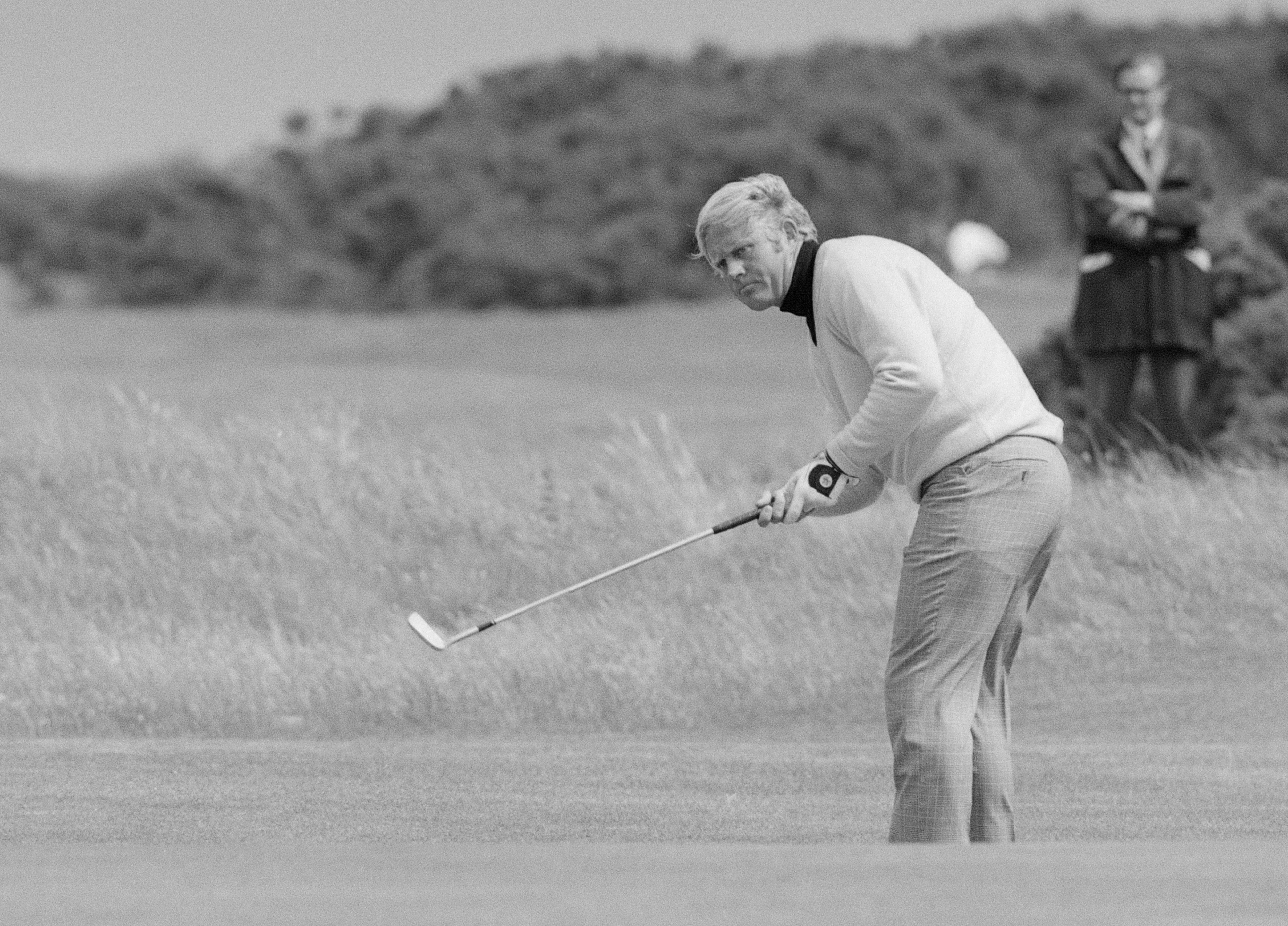 Jack Nicklaus pitching off the green at the Open